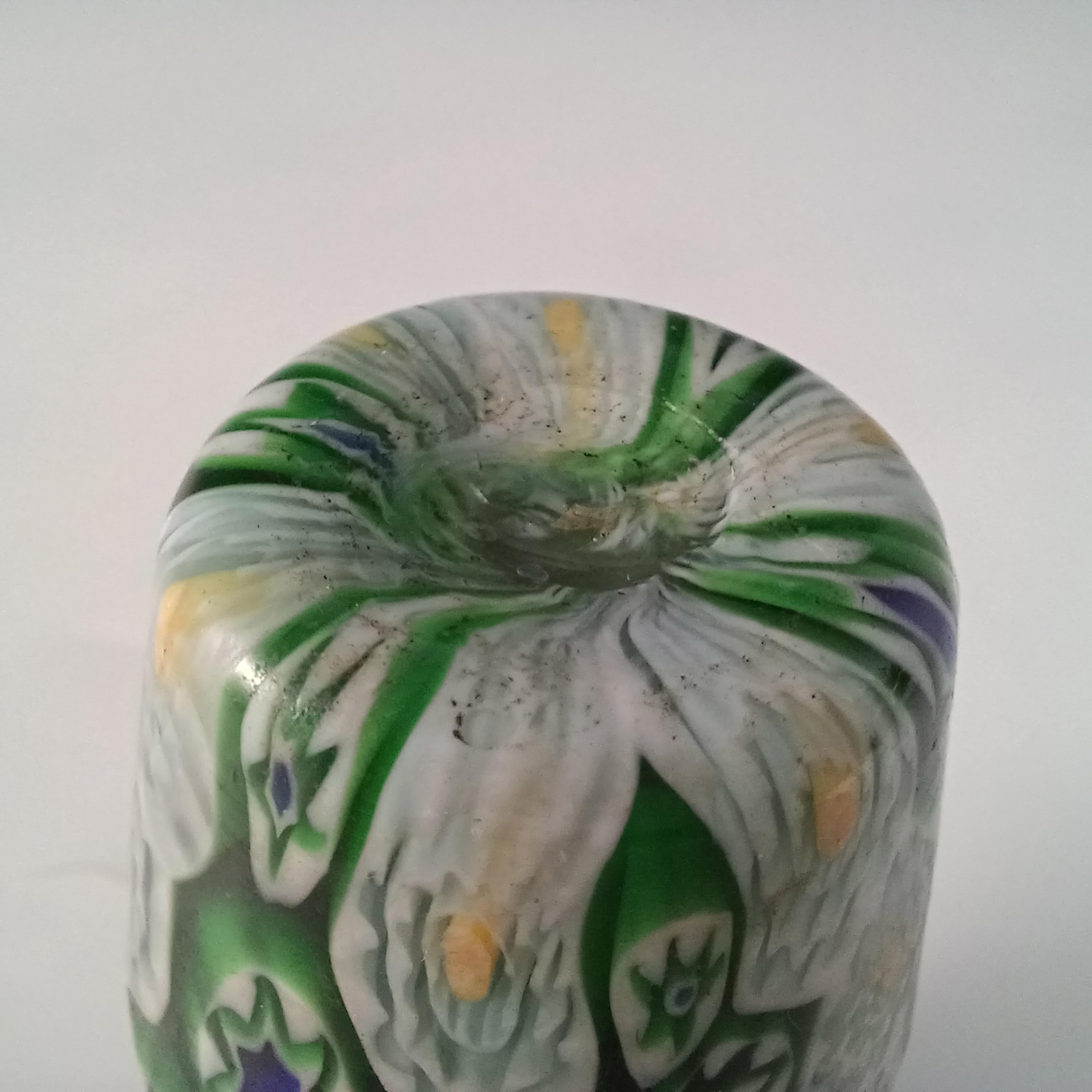 Fratelli Toso Millefiori Canes Murano Green & White Glass Vase In Good Condition For Sale In Bolton, GB
