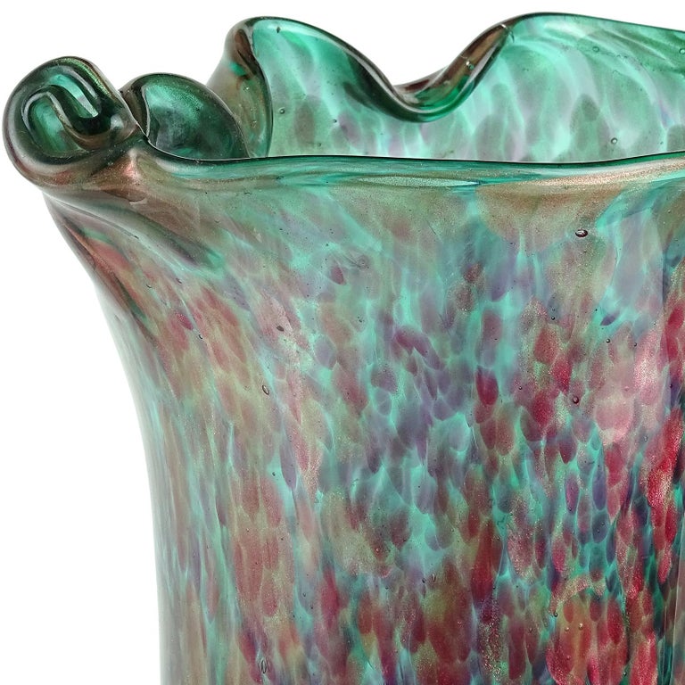 Fratelli Toso Murano Amethyst Green Aventurine Italian Art Glass Flower Vase In Good Condition For Sale In Kissimmee, FL