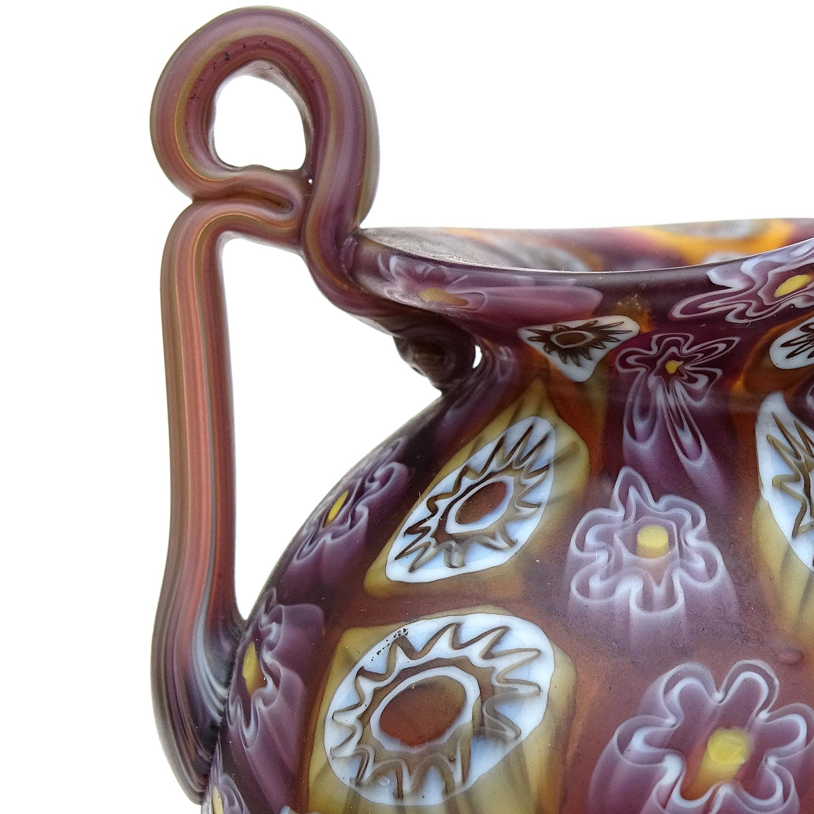 Vase de meuble de rangement en verre d'art italien Millefiori ancien à fleurs de Murano par Fratelli Toso Bon état - En vente à Kissimmee, FL