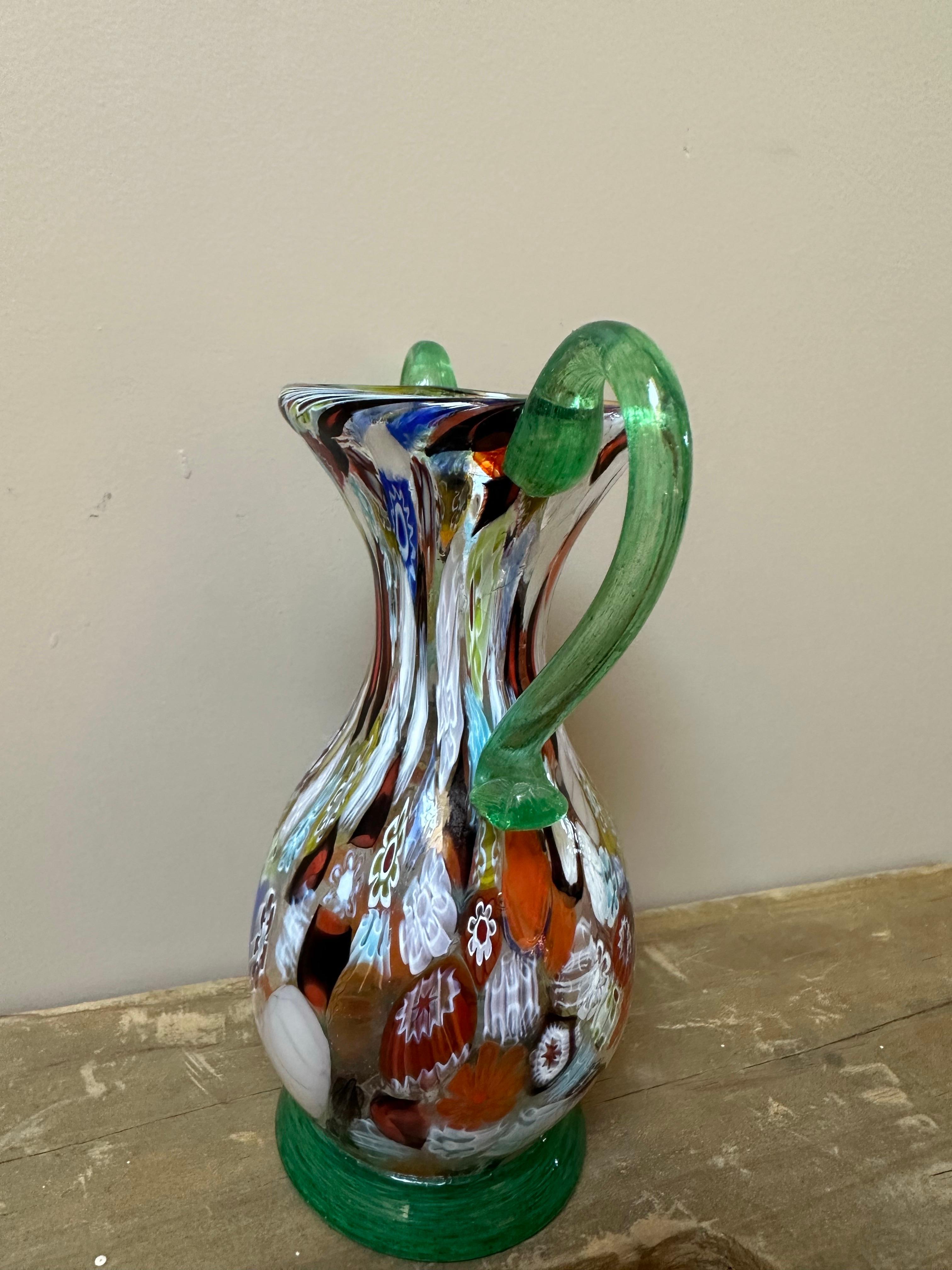 Fratelli Toso Jarrón ánfora de cristal de Murano con dos asas verdes Década de 1940 en venta 4