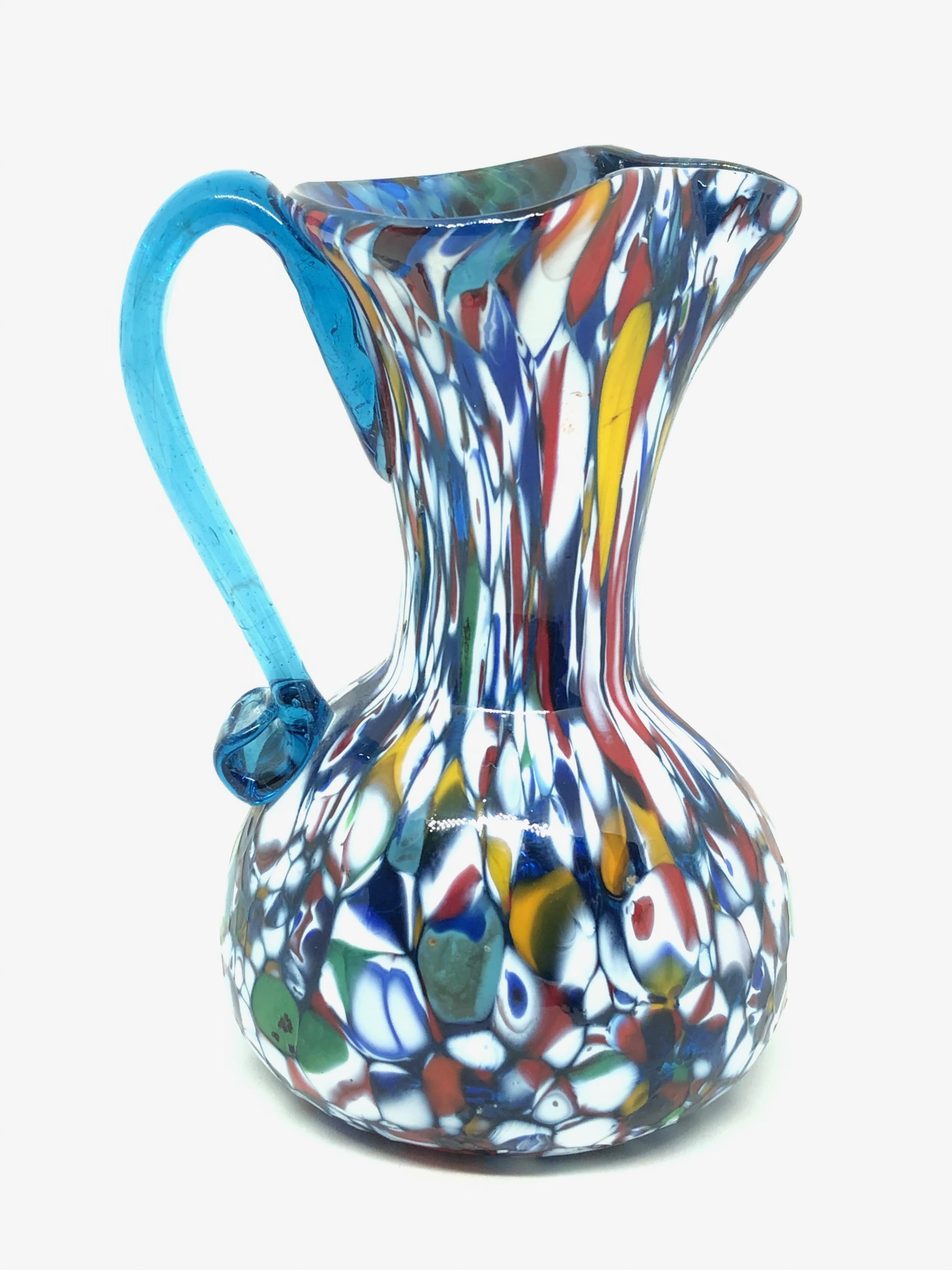 Fratelli Toso Murano-Kunstglas Neoklassische Krugvase:: Italien:: 1960er Jahre (Handgefertigt) im Angebot
