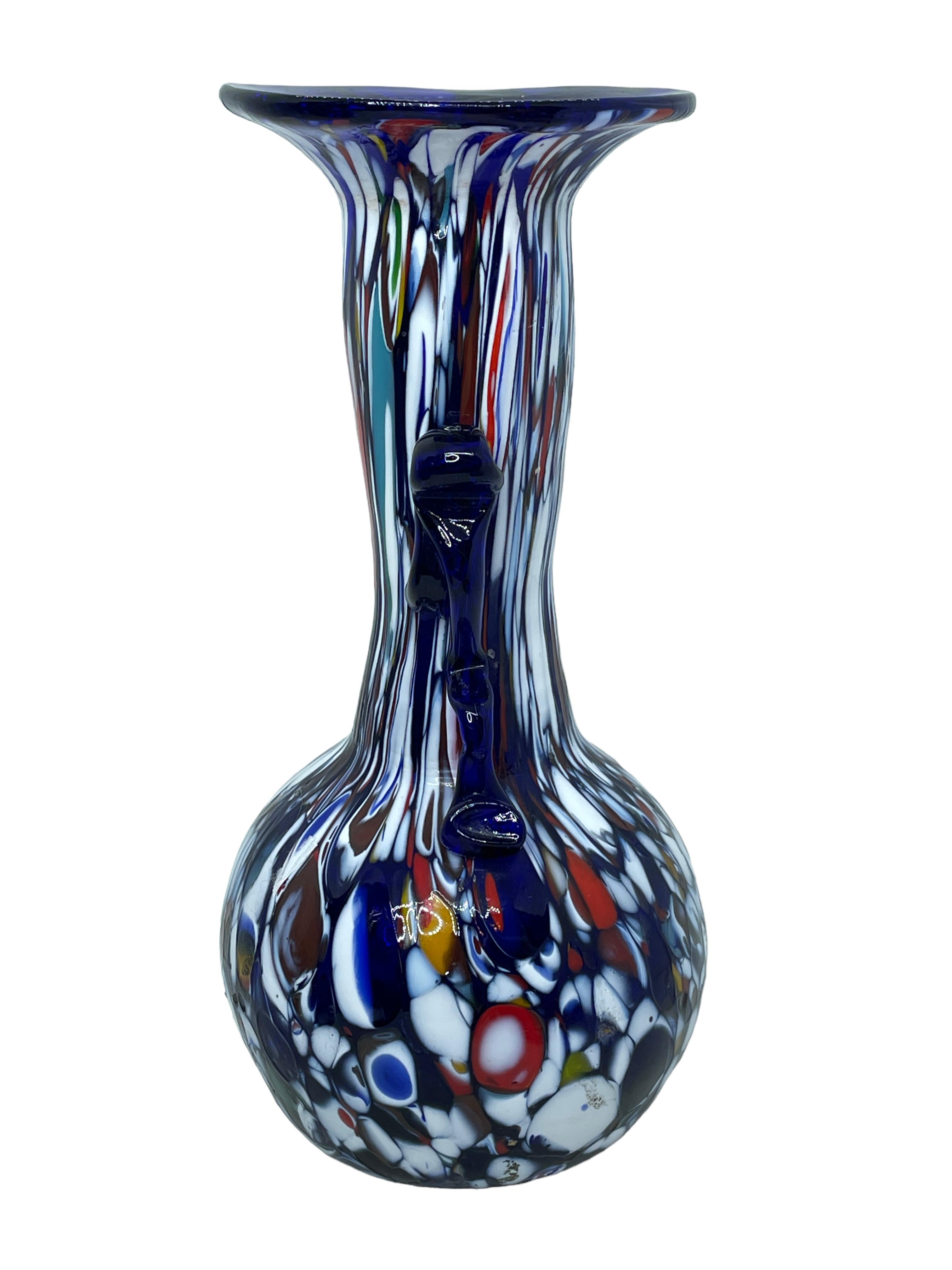 Fratelli Toso Murano Art Glass Neoclassical Urn Bud Vase, Italy, 1960s In Good Condition For Sale In Nuernberg, DE