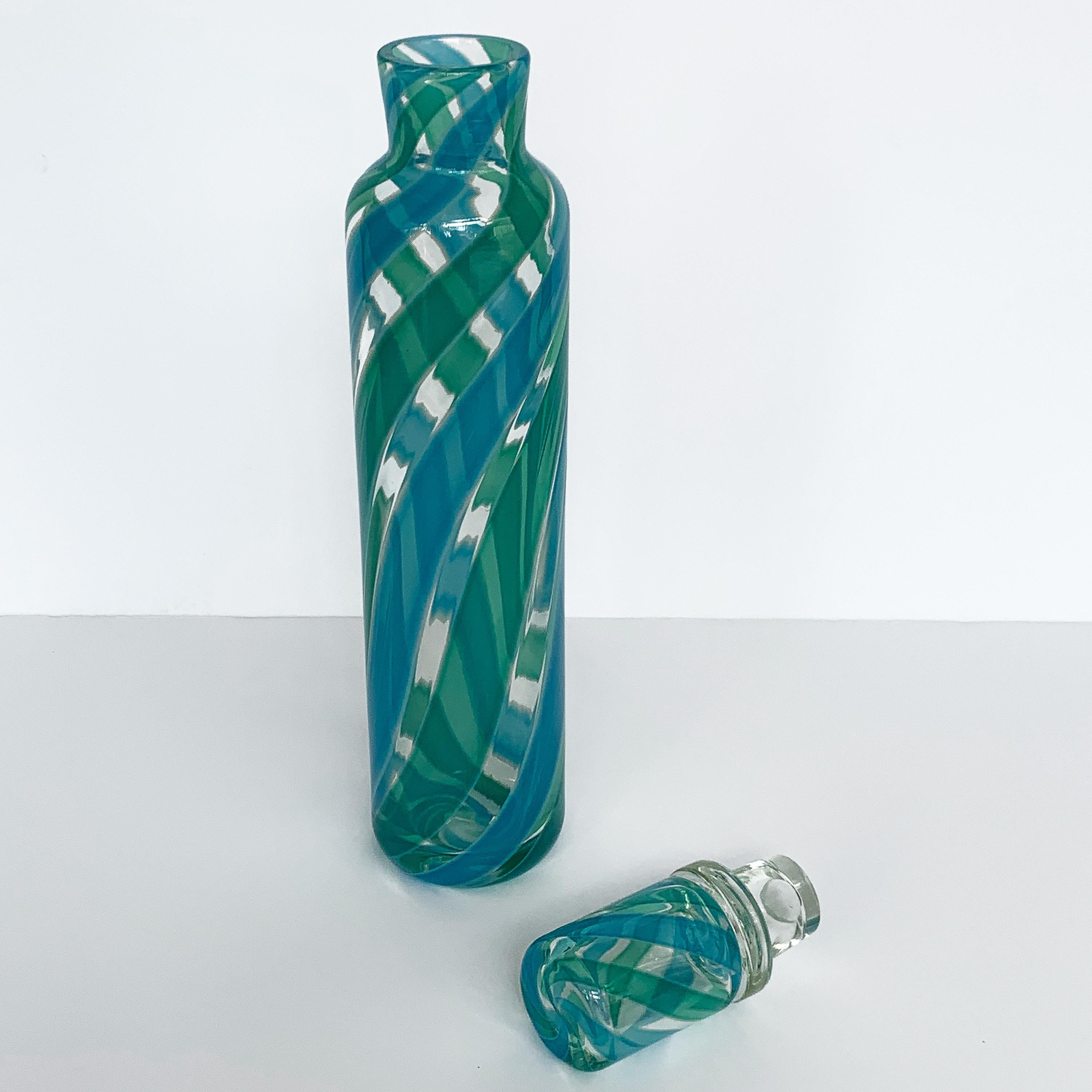Fratelli Toso Murano Blue Green Stripe Italian Glass Decanter im Zustand „Gut“ in Chicago, IL