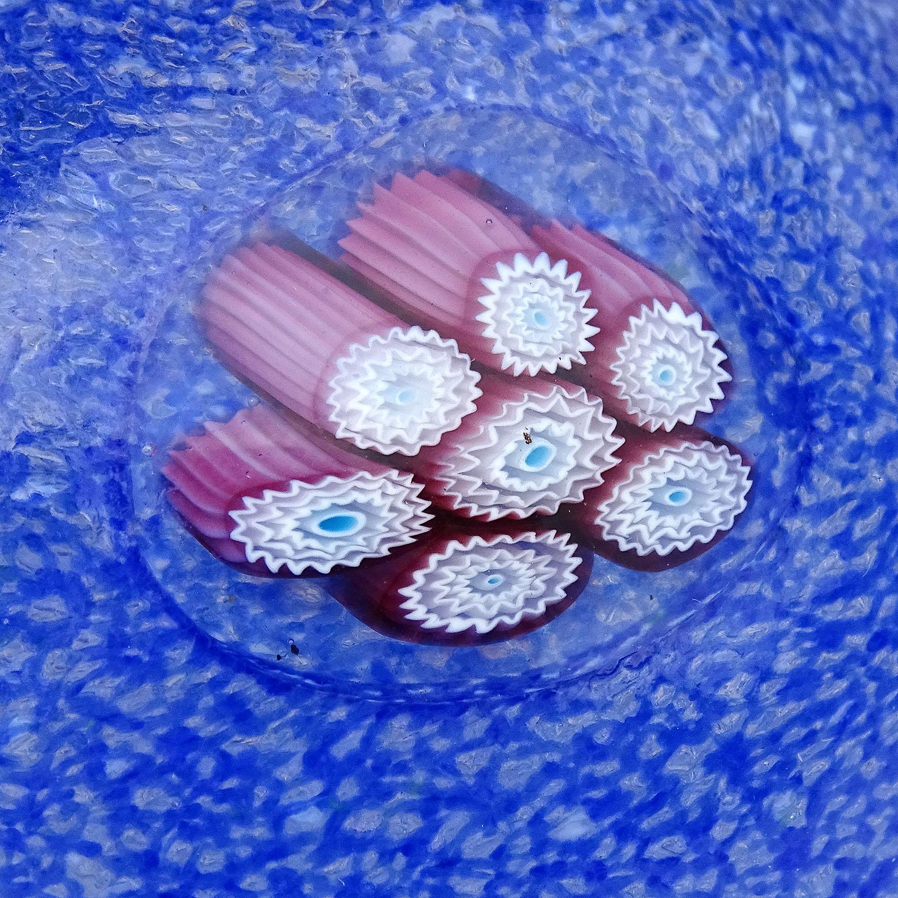 Fatto a mano Fratelli Toso Murano Blu Fiori Viola Vetro Arte Italiano Fermacarte in vendita