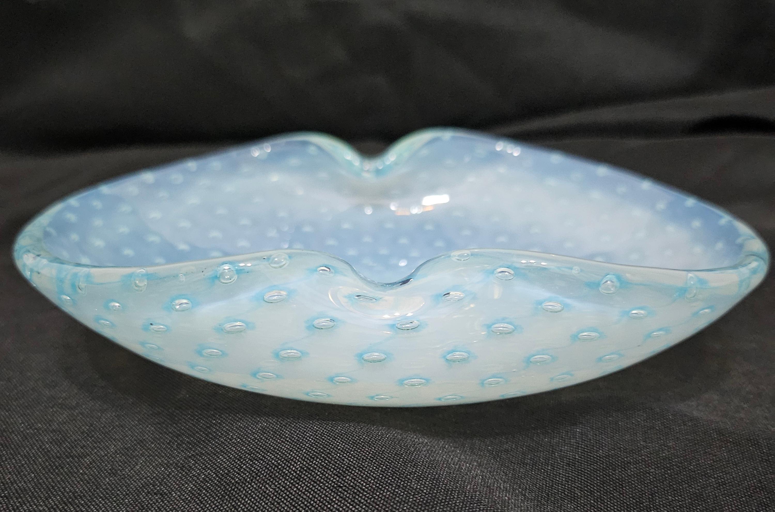 Italian Fratelli Toso Murano Glass Bullicante Decorative Dish, Opaline. Original Label For Sale