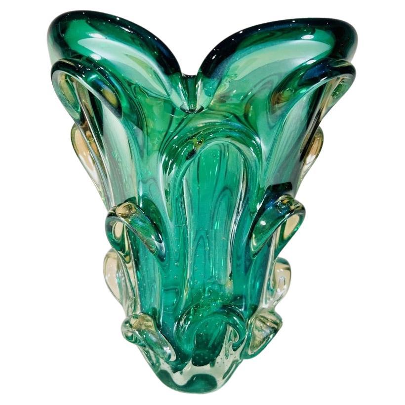 Fratelli Toso Murano glass green iridescent circa 1950 vase. For Sale