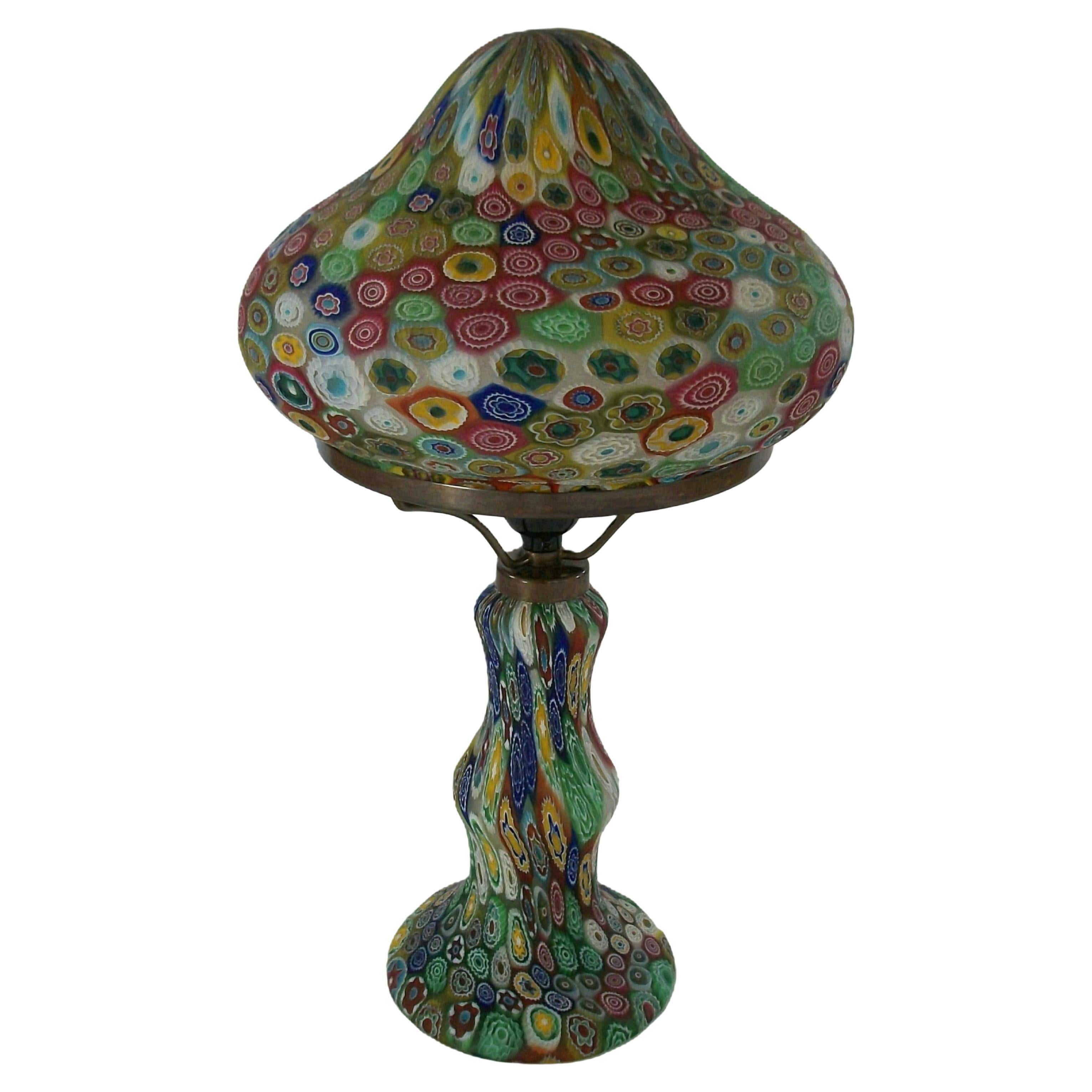 FRATELLI TOSO - Lampe de table Millefiori en verre de Murano - Italie - Milieu du XXe siècle