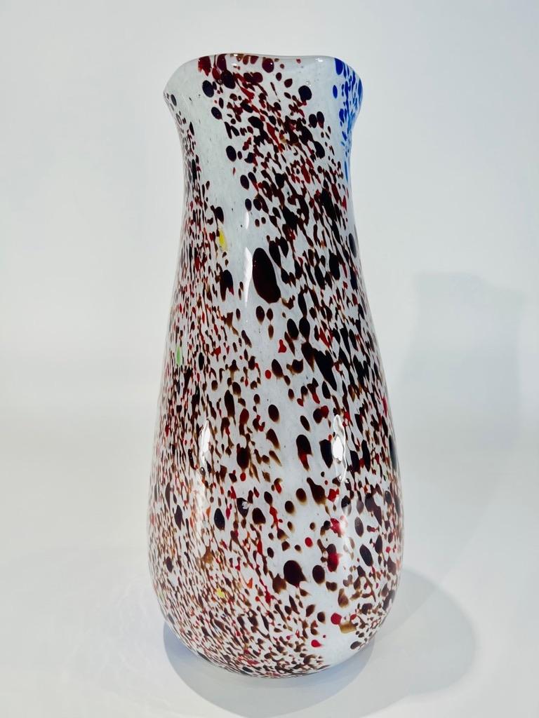 Incroyable vase en verre de Murano multicolore de Fratelli toso circa 1950.