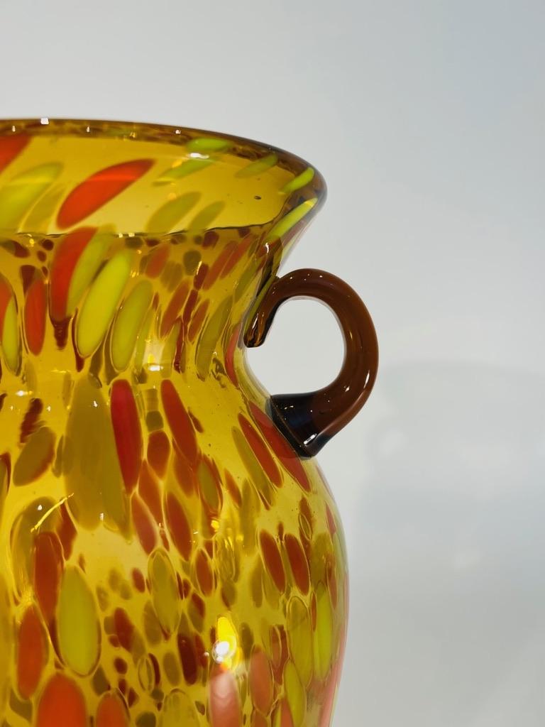 Style international Vase en verre multicolore de Fratelli Toso Murano circa 1970 en vente