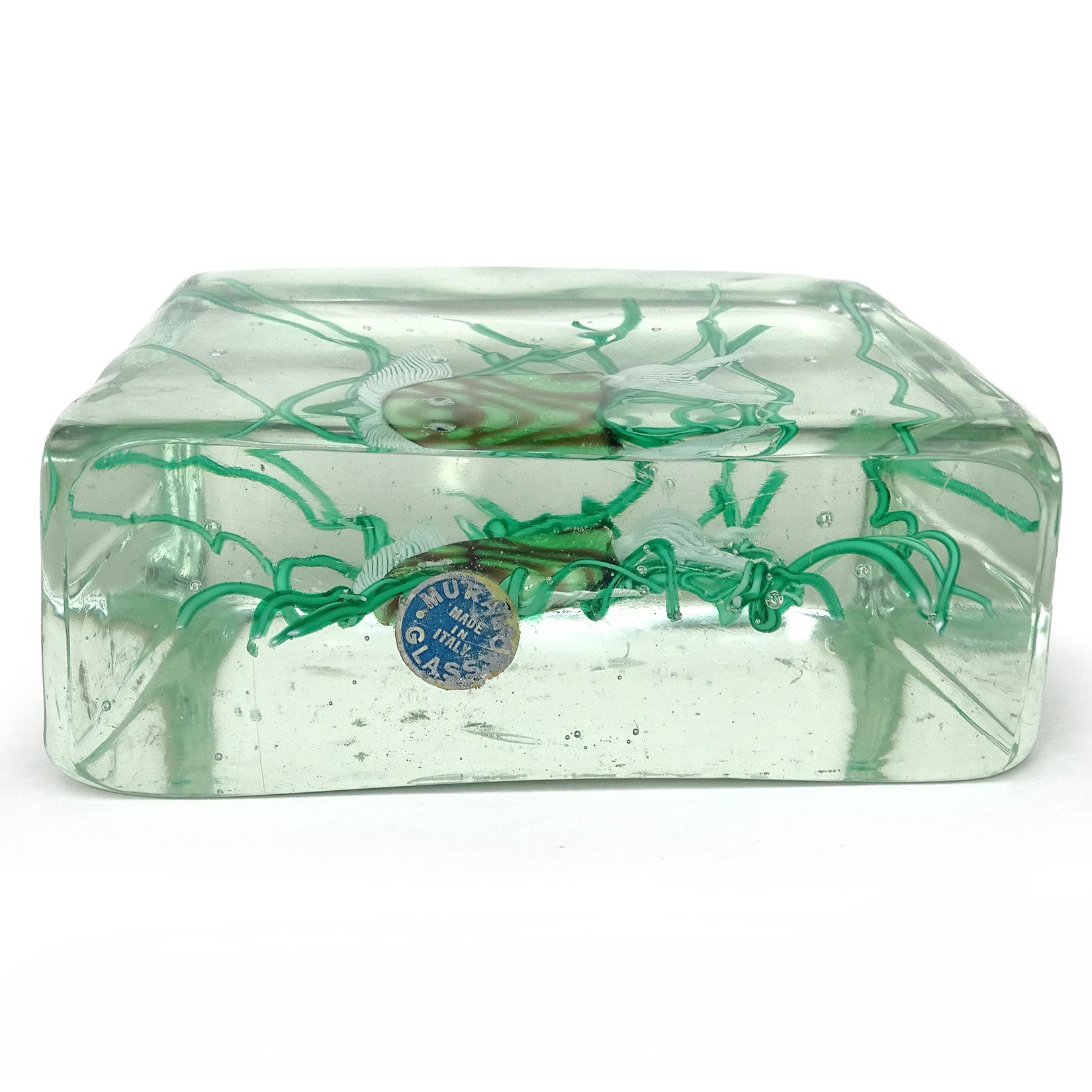 Hand-Crafted Fratelli Toso Murano Green Fish Italian Art Glass Aquarium Paperweight Sculpture