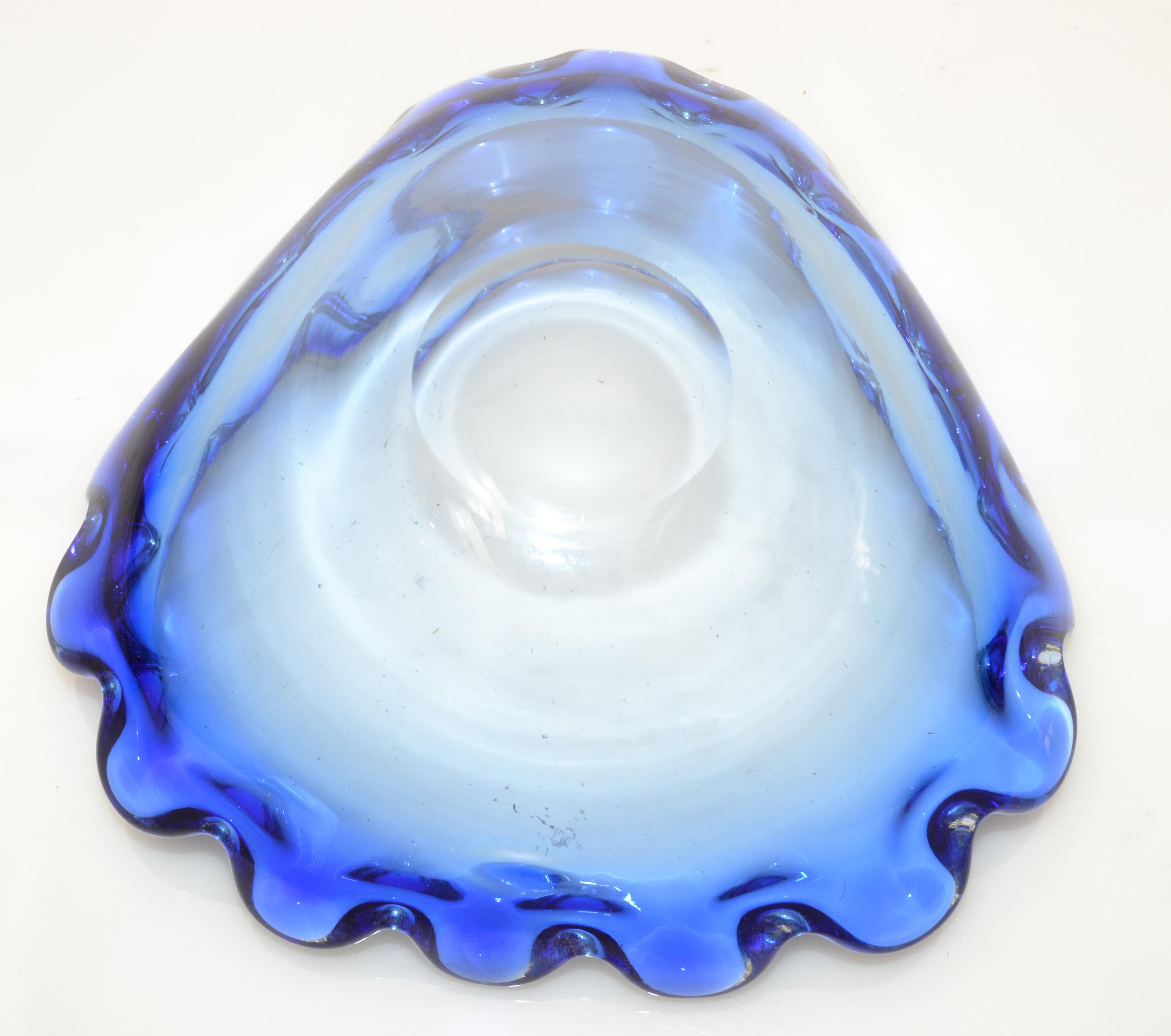 Mid-20th Century Fratelli Toso Murano Italian Art Glass Decorative Bowl For Sale