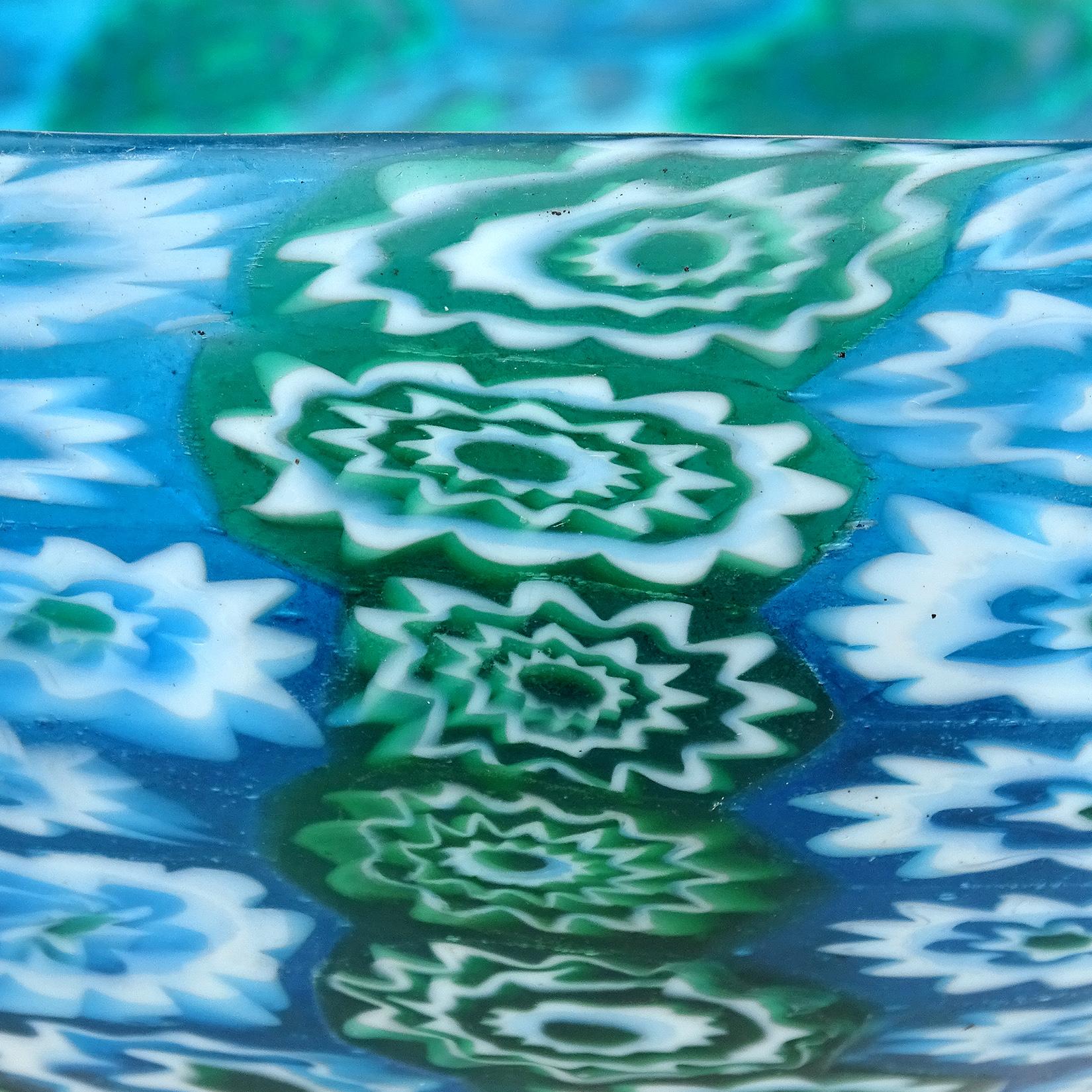Art Nouveau Fratelli Toso Murano Millefiori Fiore Antico in vetro artistico italiano Vide Poche Bowl in vendita