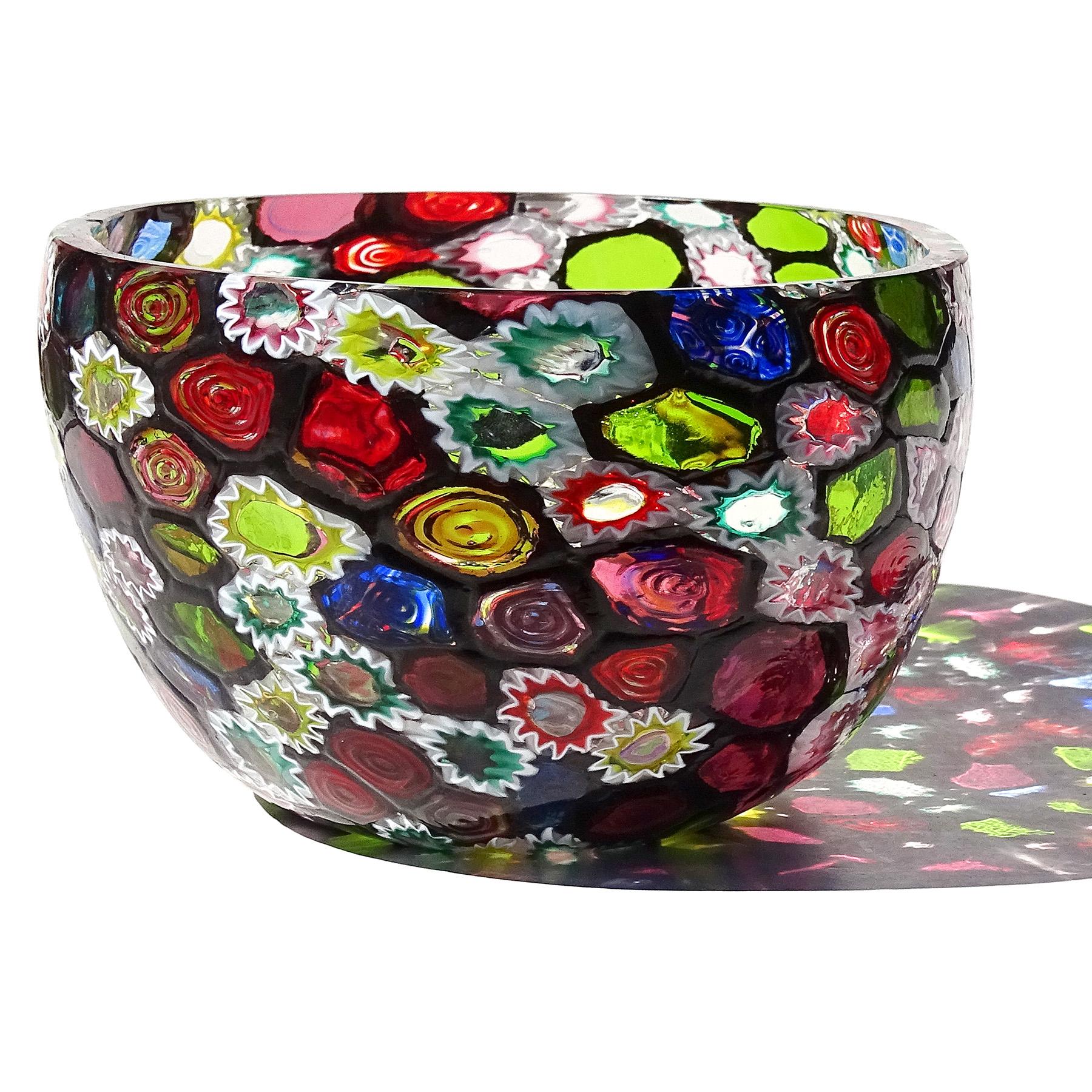 Bol en verre d'art italien Fratelli Toso Murano Millefiori avec mosaïque d'étoiles de fleurs en vente 2