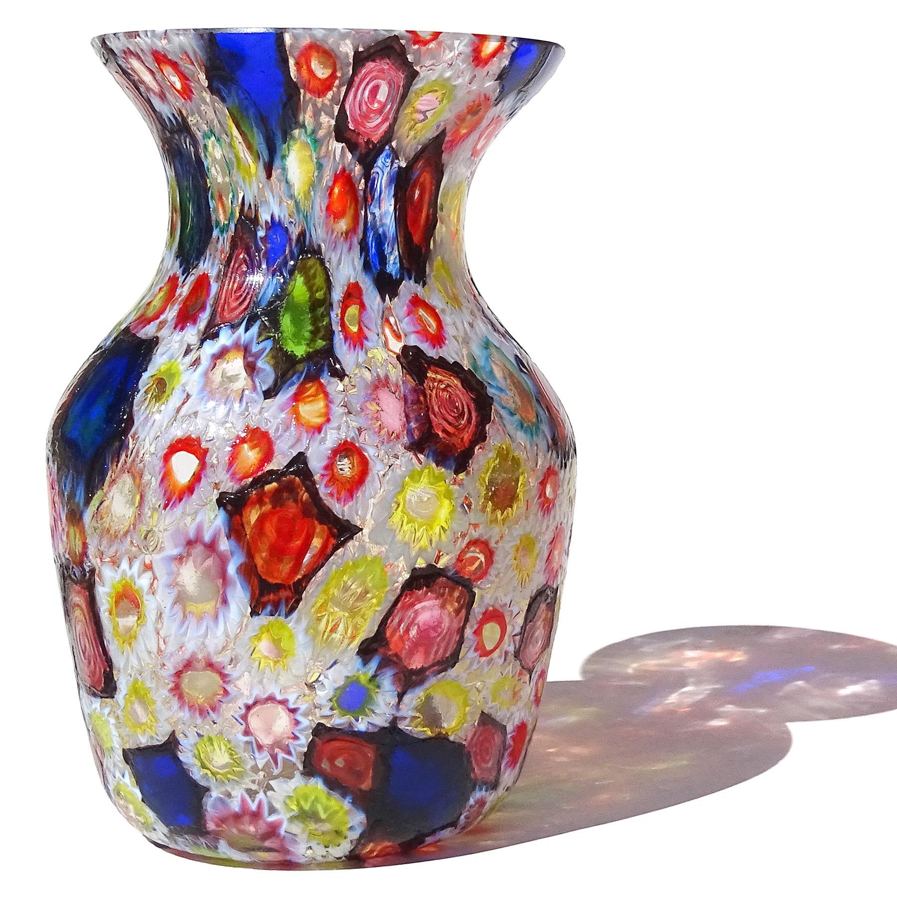 Fratelli Toso Murano Millefiori Blume Stern Opal Mosaik Italienische Kunst Glas Vase (Moderne der Mitte des Jahrhunderts) im Angebot