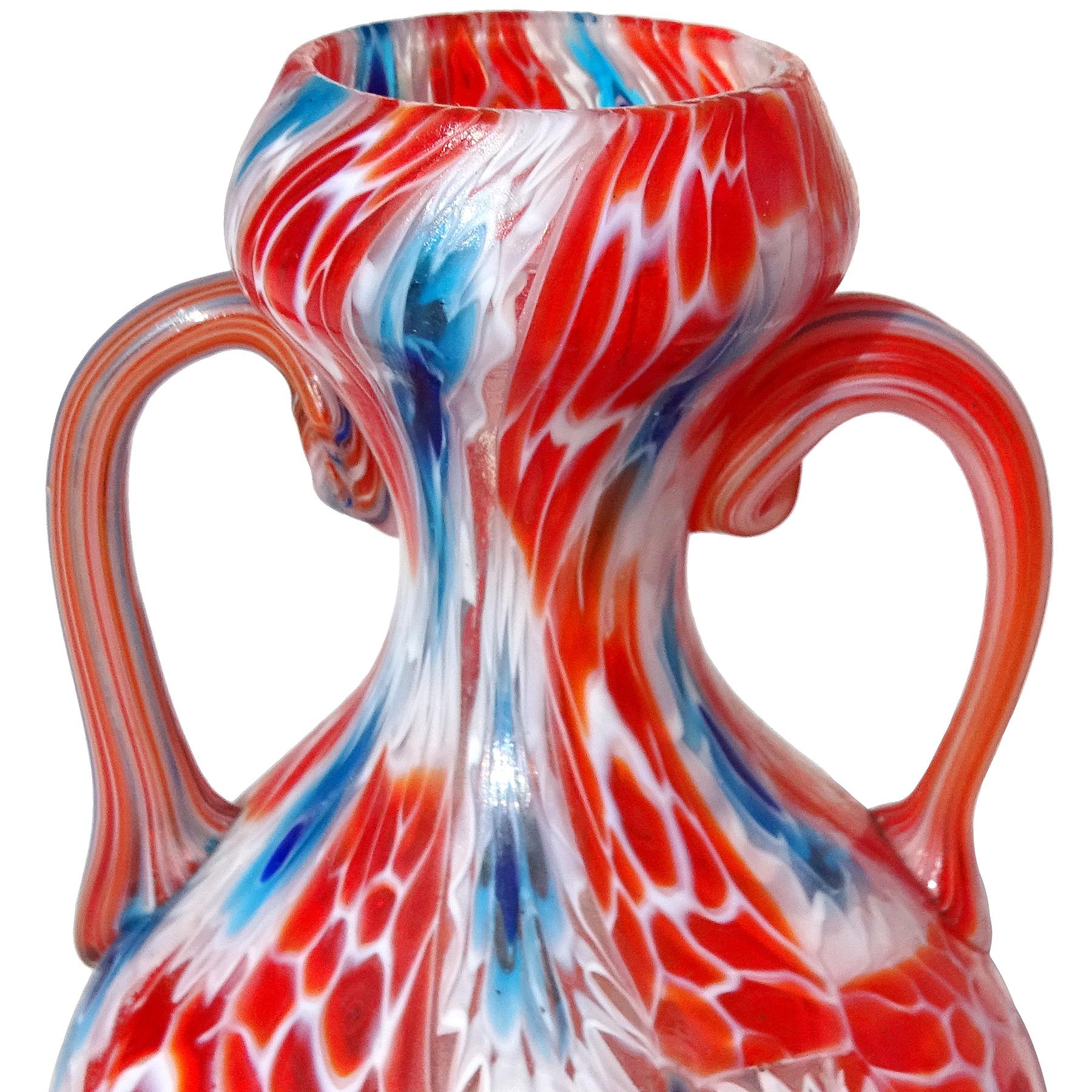Antike italienische Murano-Kunstglas-Schrankvase mit Blumen von Fratelli Toso Millefiori (Art nouveau) im Angebot