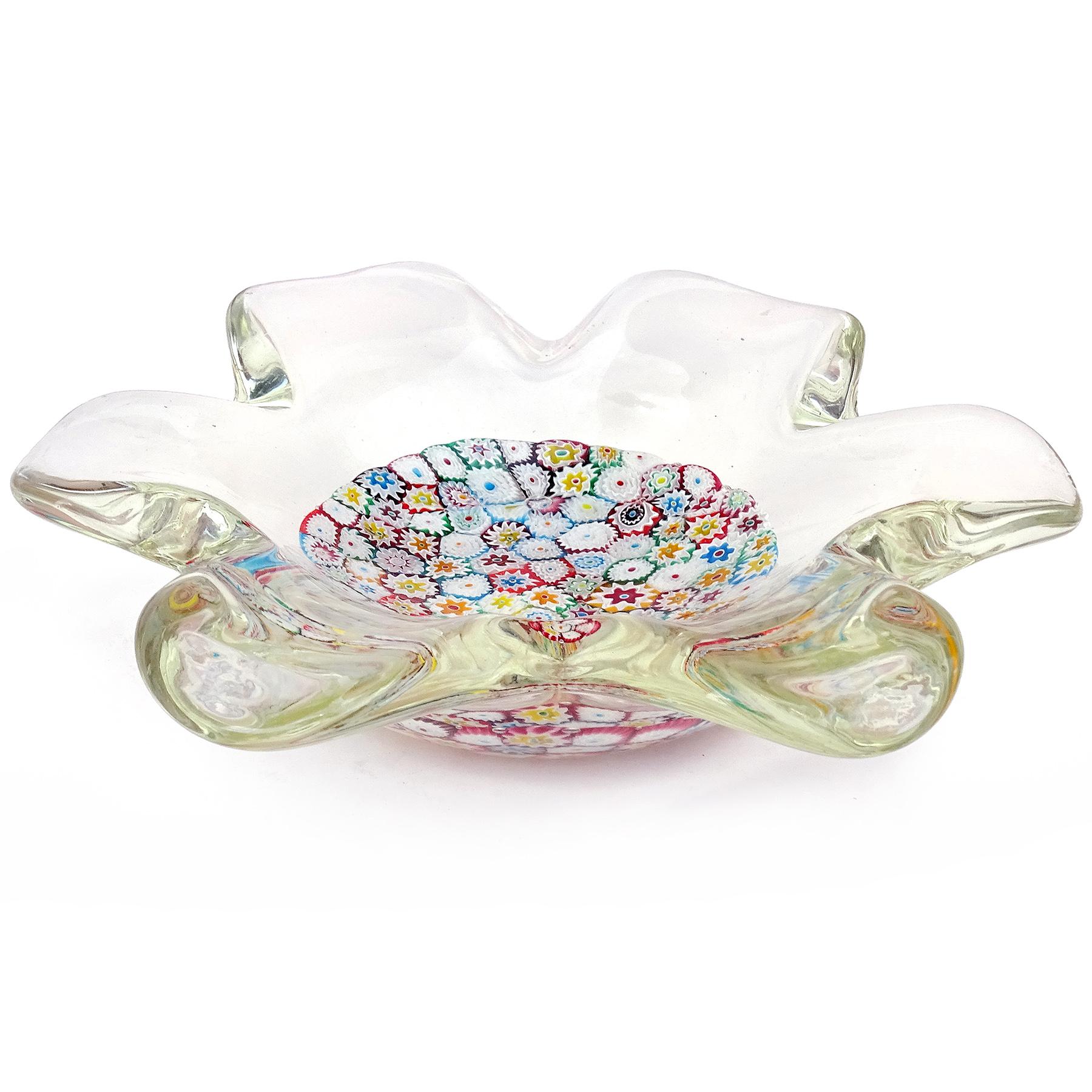 Fratelli Toso Murano Millefiori Mosaik Dekor Italienisch Art Glass Clear Flower Bowl (Handgefertigt)