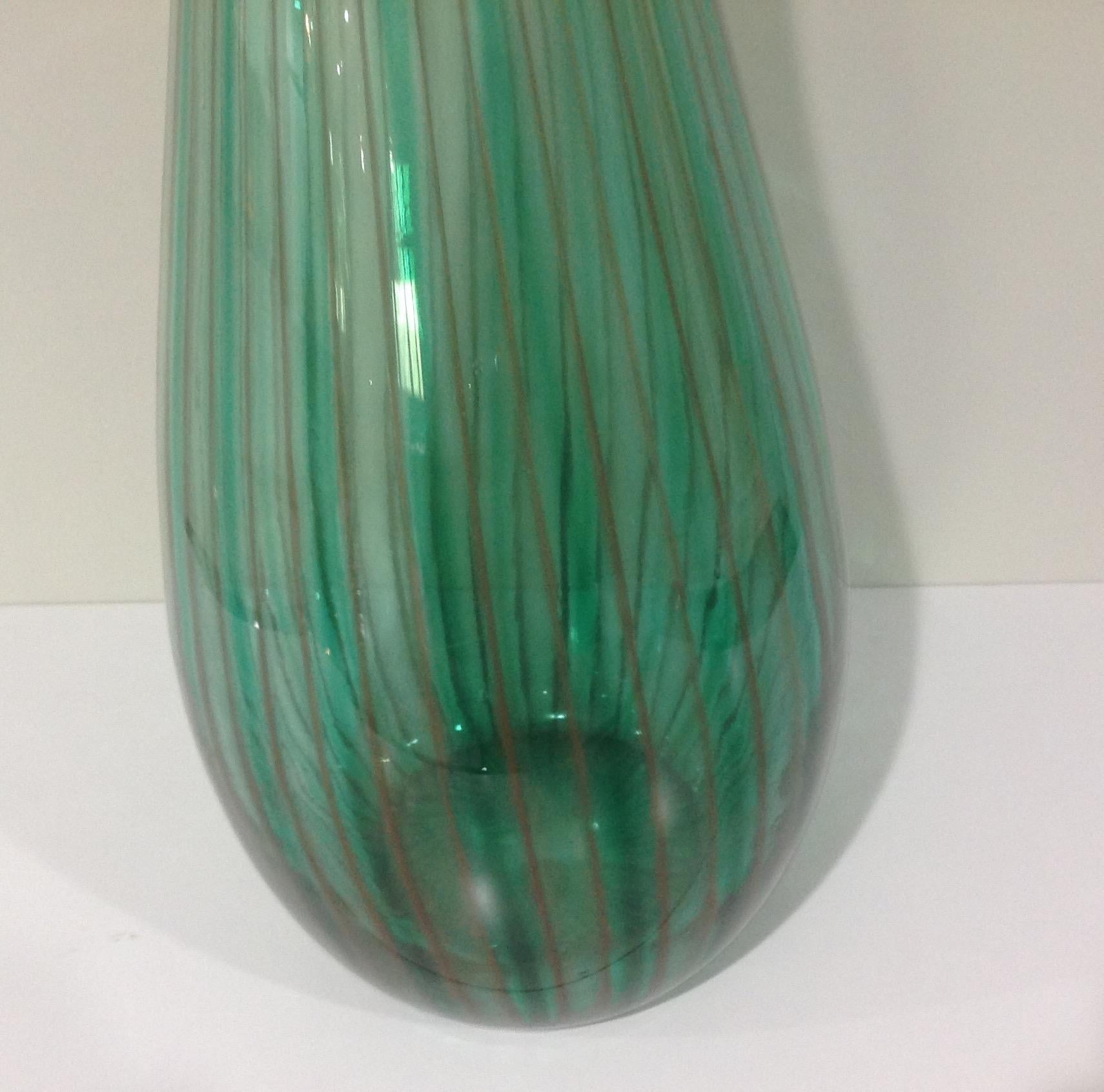 Great vase with original label by Fratelli Toso, circa 1950s. Monumental size.