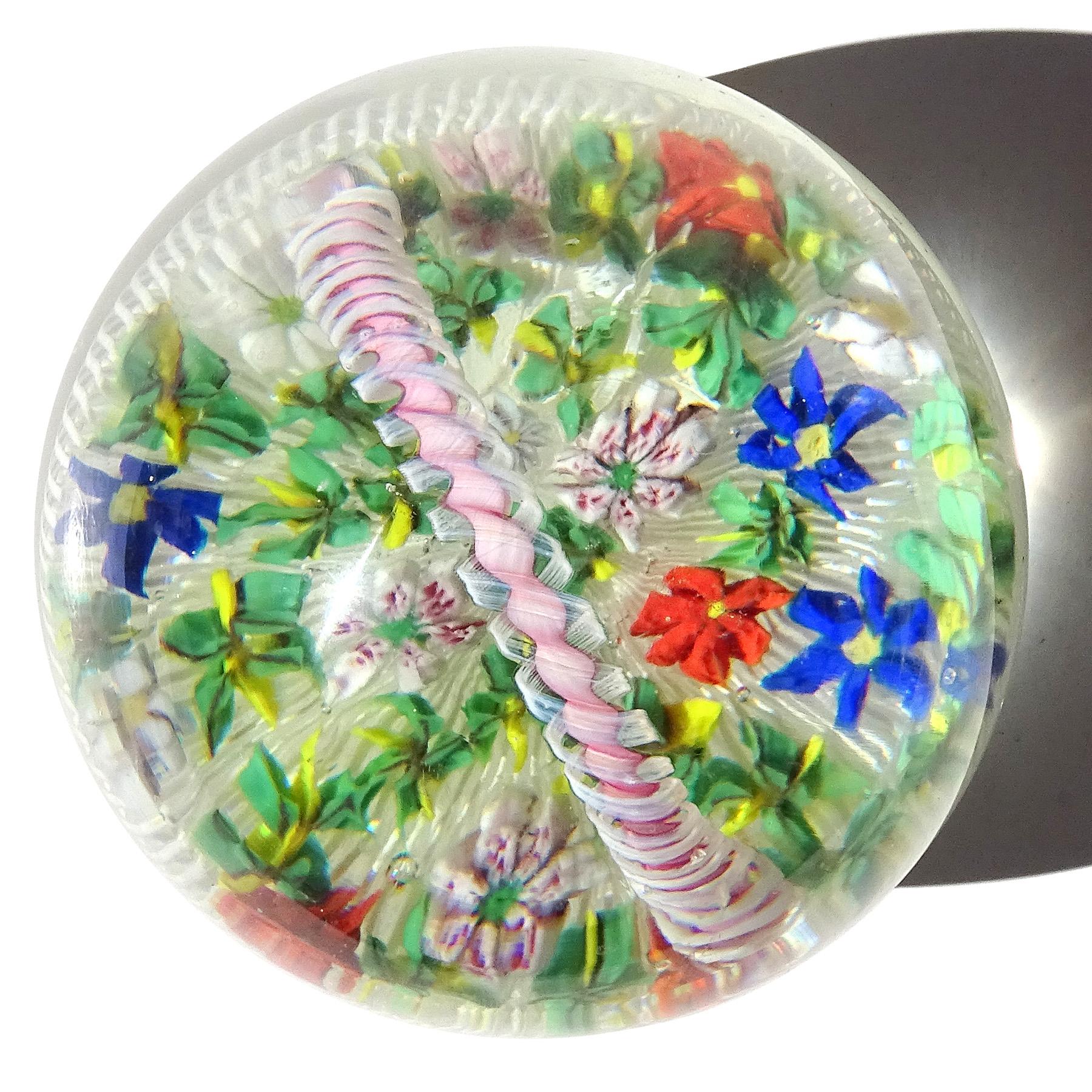 Fratelli Toso Murano Mosaic Wild Flowers Basket Italian Art Glass Paperweight In Good Condition For Sale In Kissimmee, FL