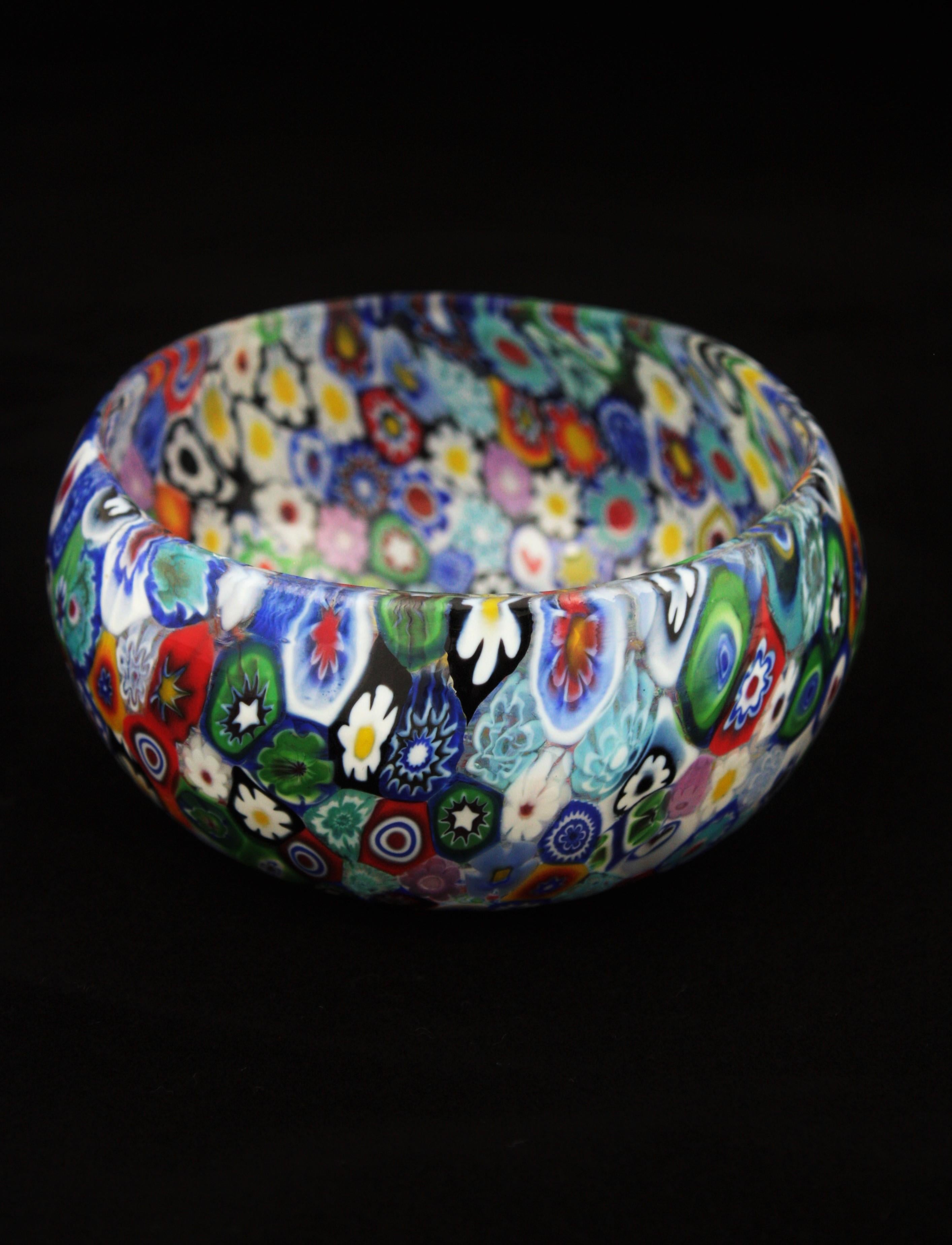 Murano Fratelli Toso Murrine Multi Color Italian Art Glass Bowl, 1950s For Sale 2