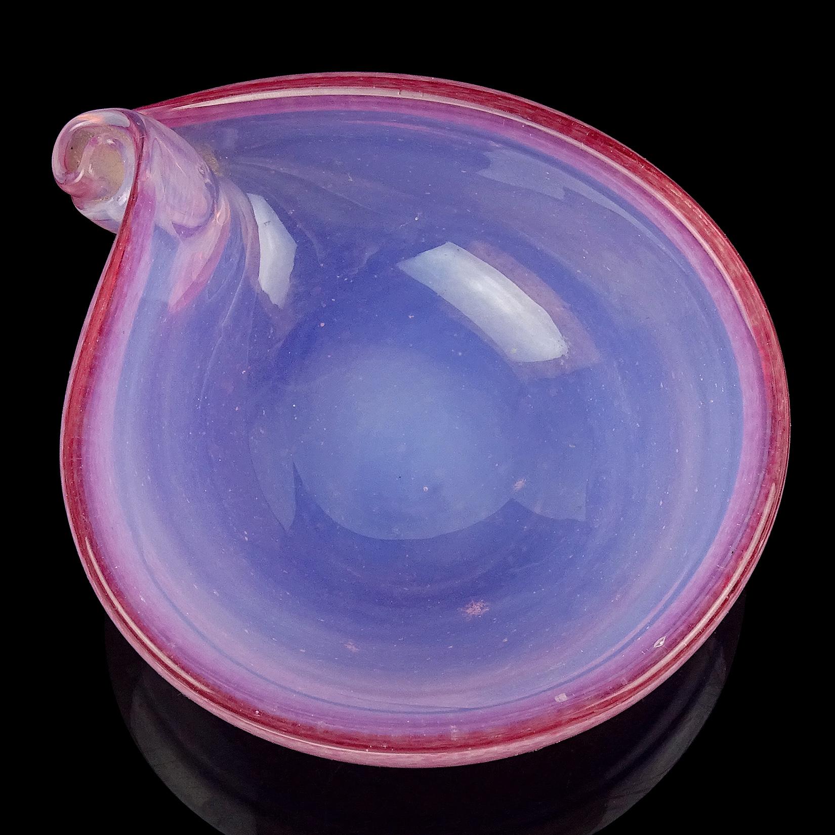 Hand-Crafted Fratelli Toso Murano Opalescent Pink Spots Italian Art Glass Scroll Shell Bowl