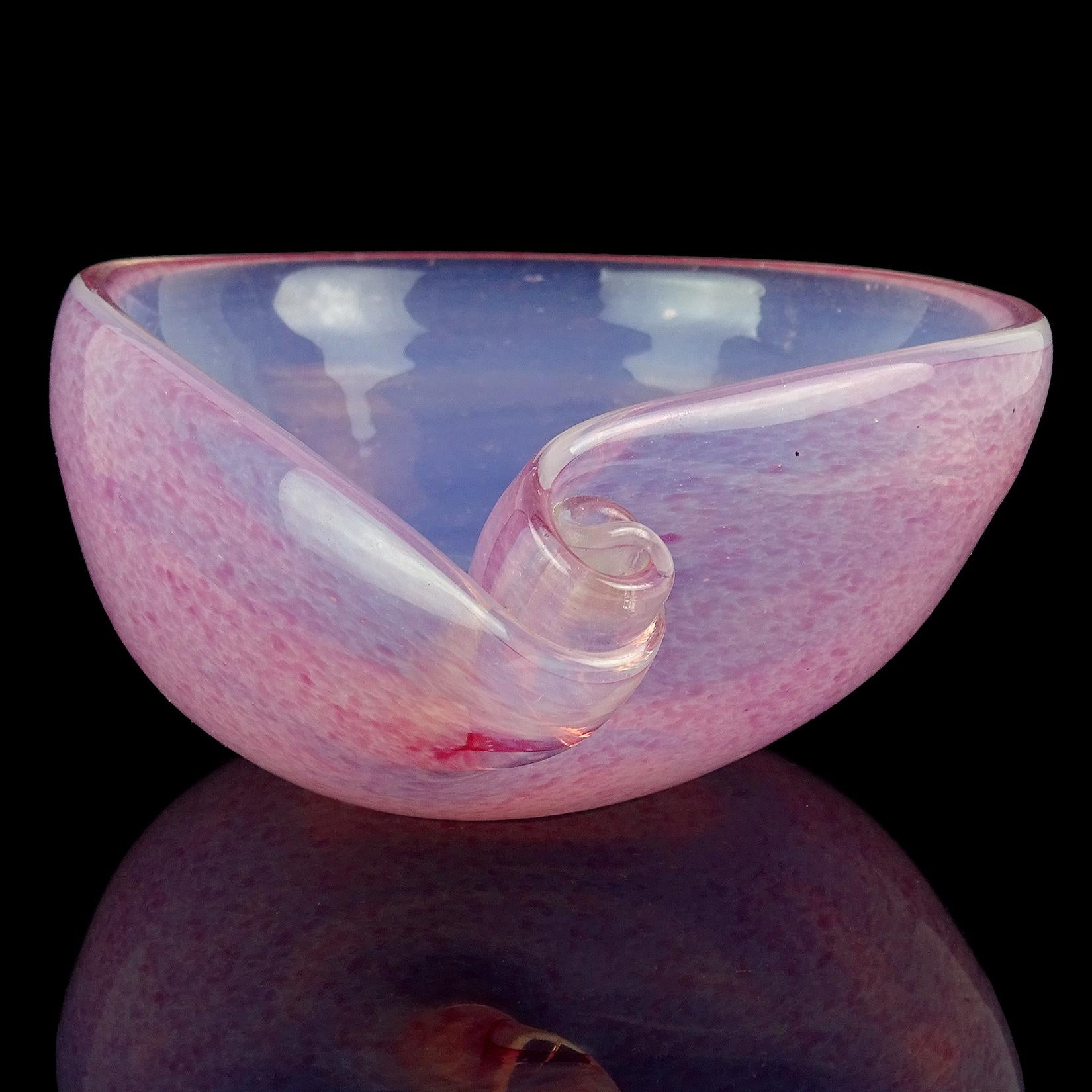 Fratelli Toso Murano Opalescent Pink Spots Italian Art Glass Scroll Shell Bowl In Good Condition In Kissimmee, FL