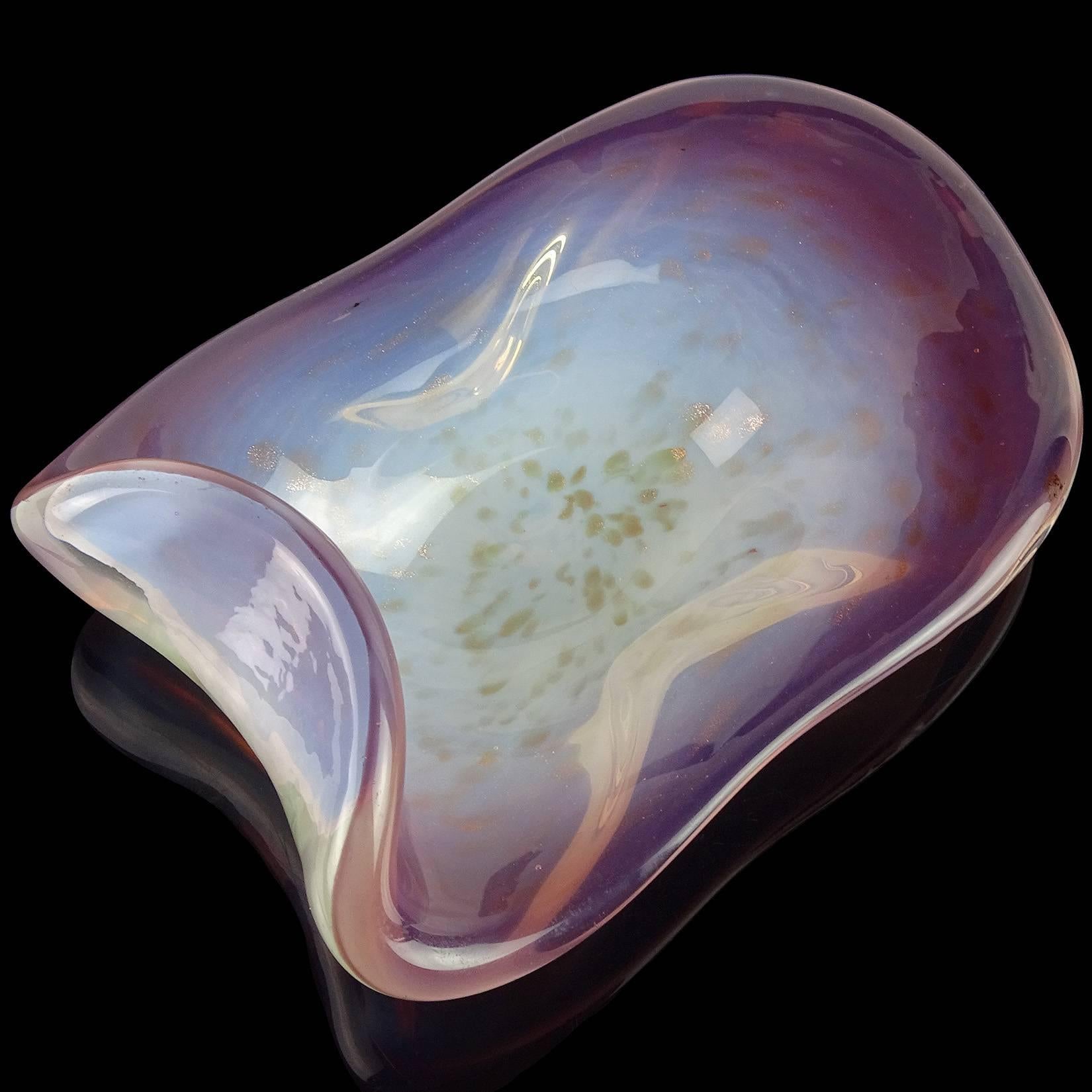 Hand-Crafted Fratelli Toso Murano Opalescent Purple Aventurine Flecks Italian Art Glass Bowl