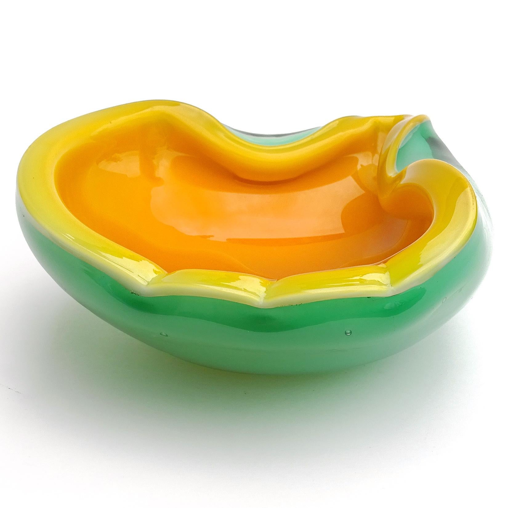 Mid-Century Modern Fratelli Toso Murano Orange Green Italian Art Glass Melon Mango Decorative Bowl
