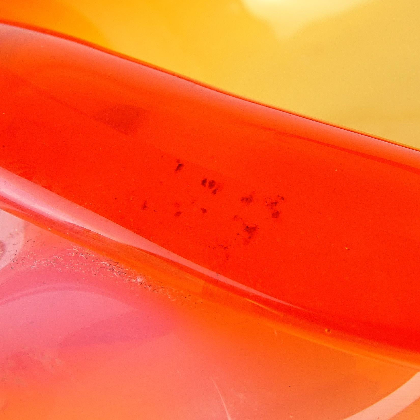 Fratelli Toso Murano Orange White Opalescent Italian Art Glass Seashell Bowl In Good Condition For Sale In Kissimmee, FL