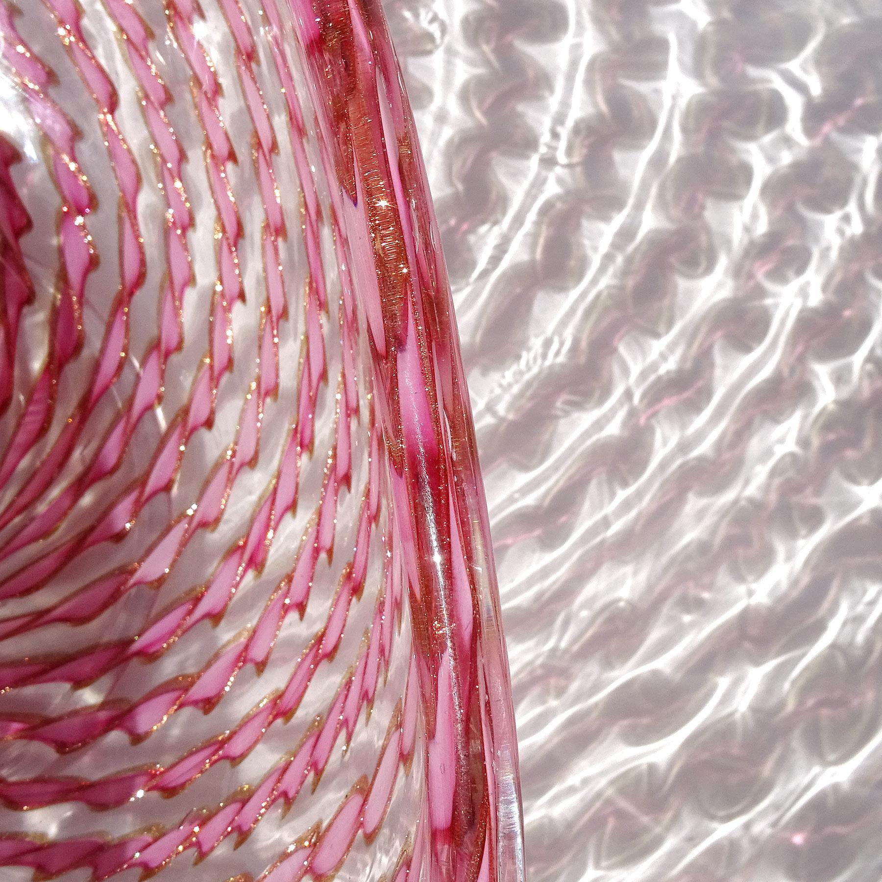 Schale aus italienischem Murano-Kunstglas mit rosa Aventurinbändern von Fratelli Toso im Angebot 1
