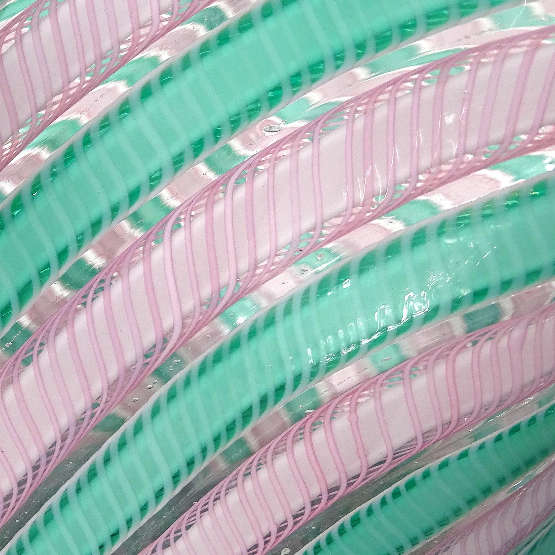 Fratelli Toso Murano Pink Green Ribbons Large Italian Art Glass Fazzoletto Vase In Good Condition For Sale In Kissimmee, FL