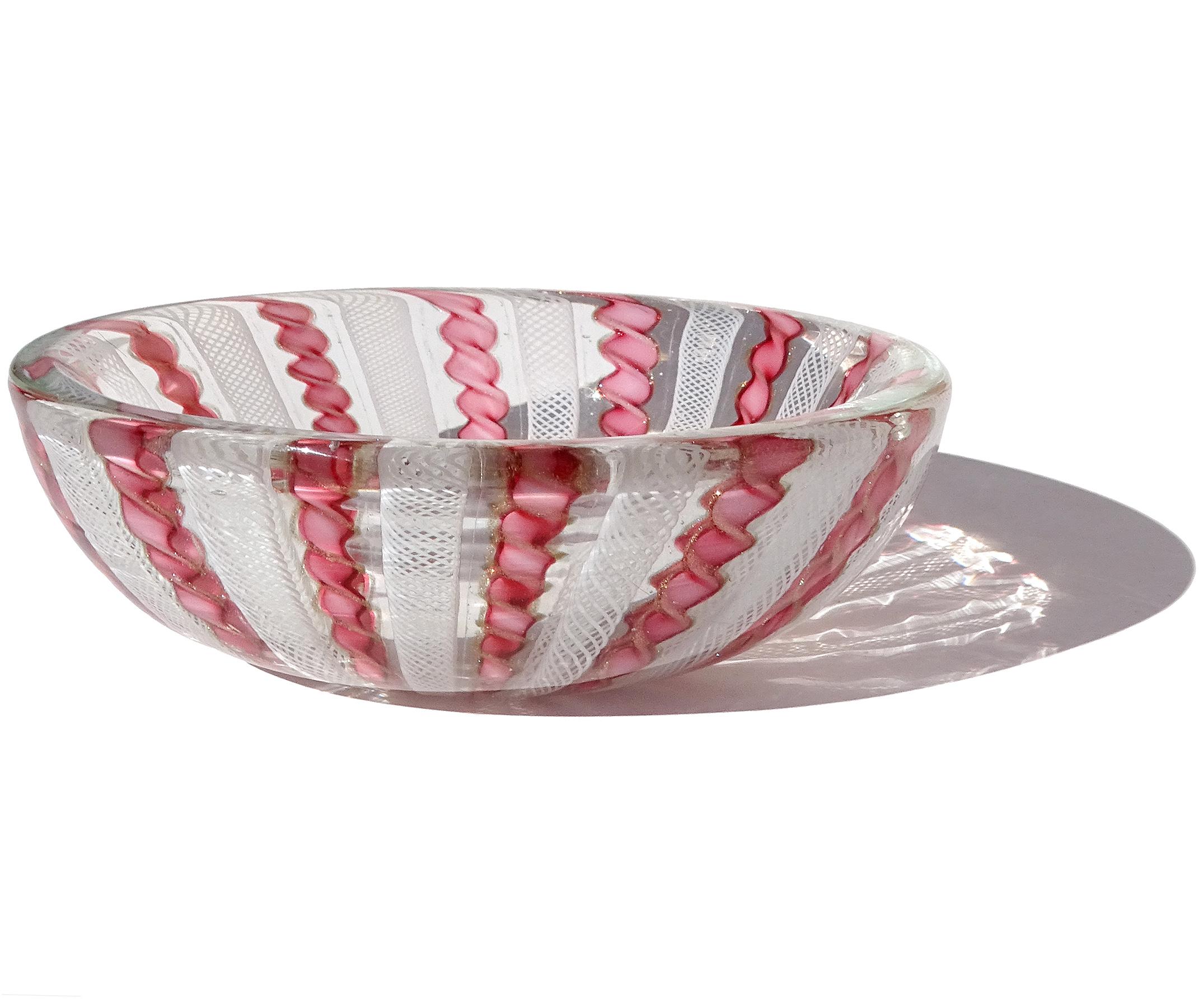Fratelli Toso Murano Pink White Copper Aventurine Ribbons Italian Art Glass Bowl In Good Condition For Sale In Kissimmee, FL