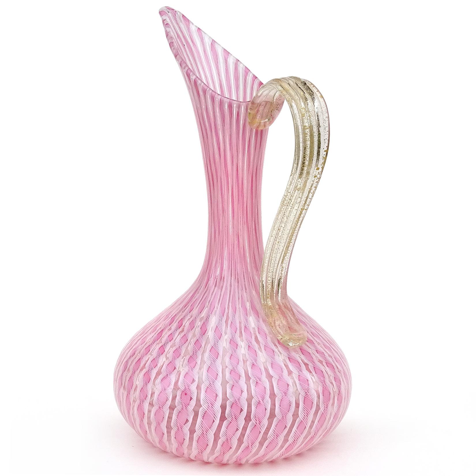 Mid-Century moderno Vaso brocca in vetro artistico italiano Fratelli Toso Murano Rosa Nastro Bianco Foglia d'Oro in vendita