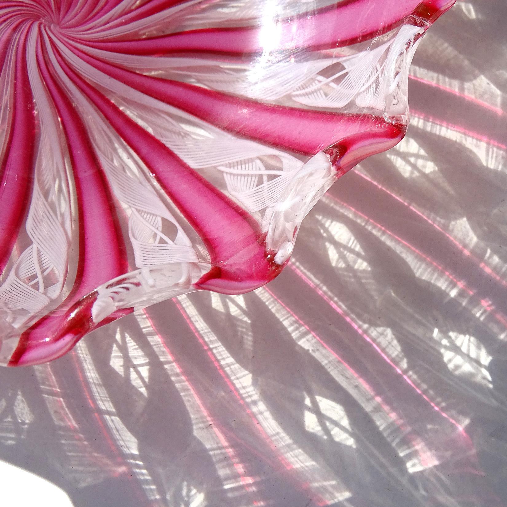 Bol décoratif en verre d'art italien à rubans roses et blancs de Murano de Fratelli Toso Bon état - En vente à Kissimmee, FL