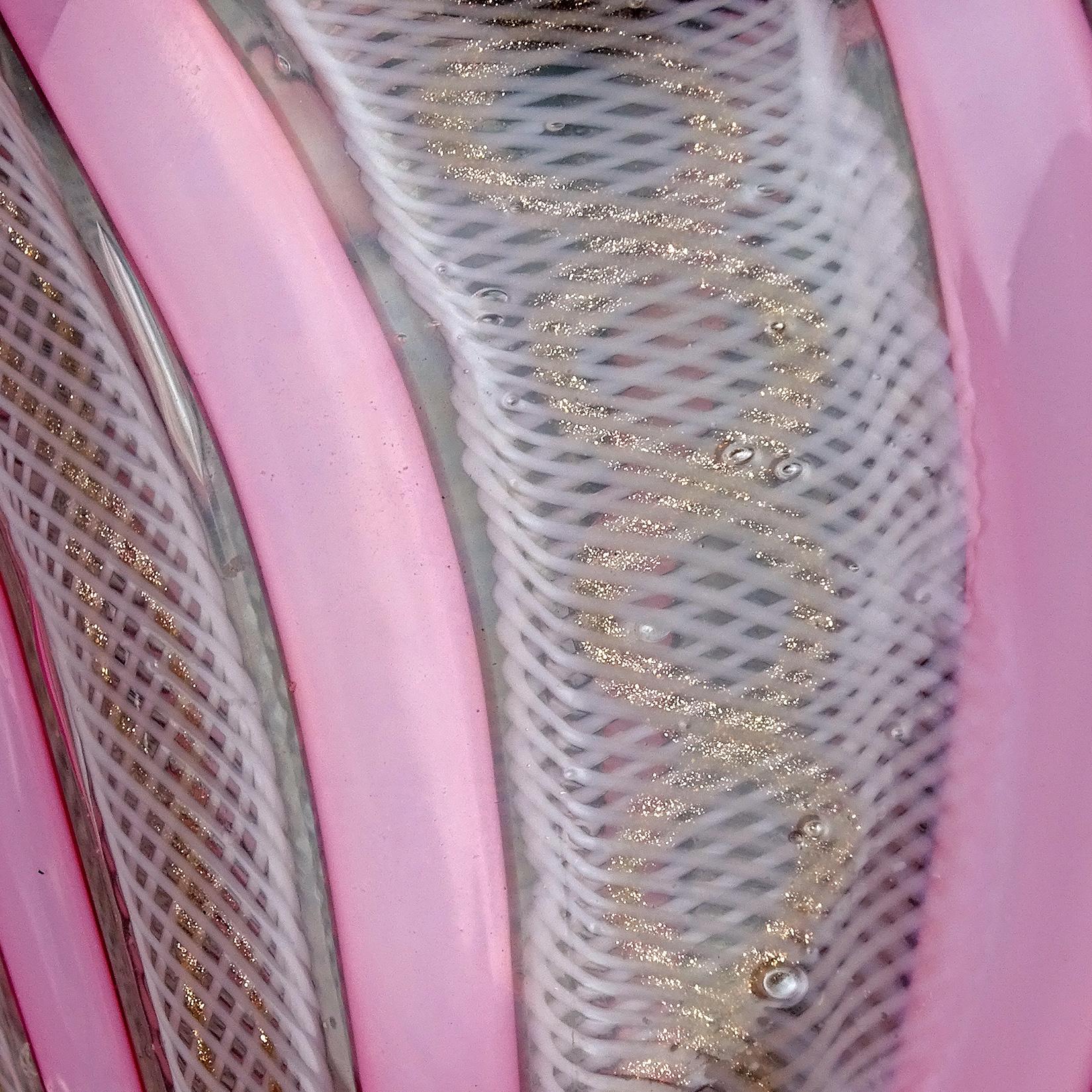 Fratelli Toso Murano Vaso di fiori Fazzoletto in vetro artistico italiano con nastri bianchi e rosa In condizioni buone a Kissimmee, FL