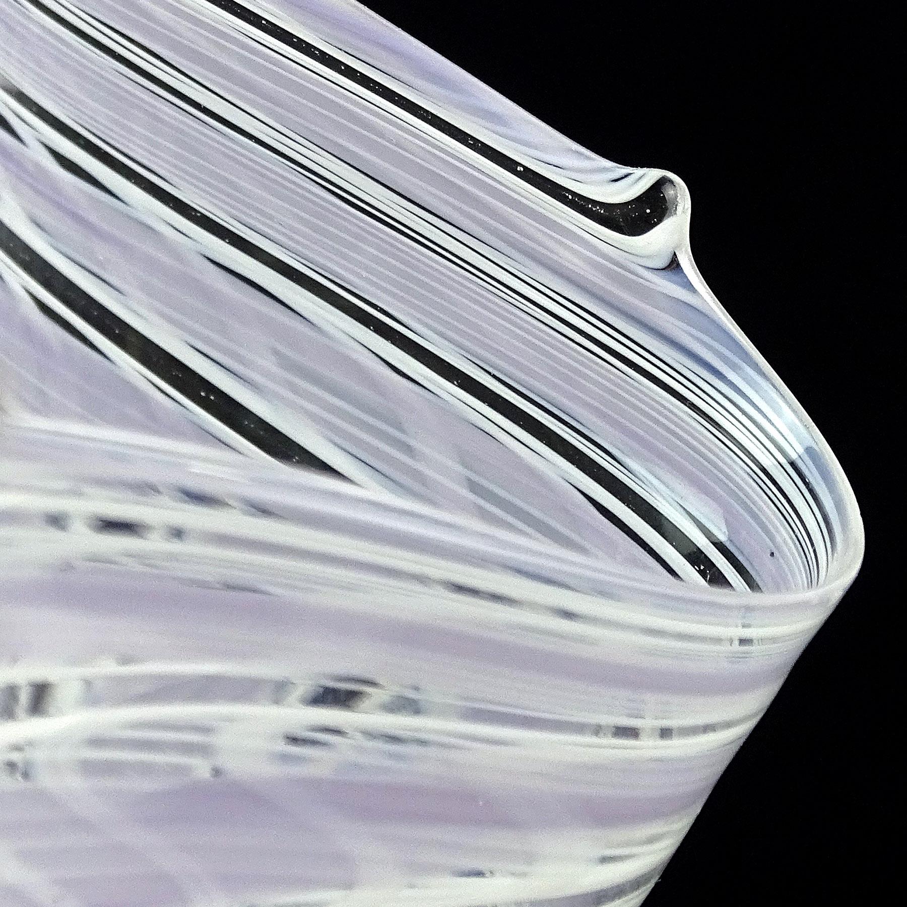 Fratelli Toso Murano Lila Weiße Bänder Italienisches Kunstglas Fazzoletto Vase im Angebot 3