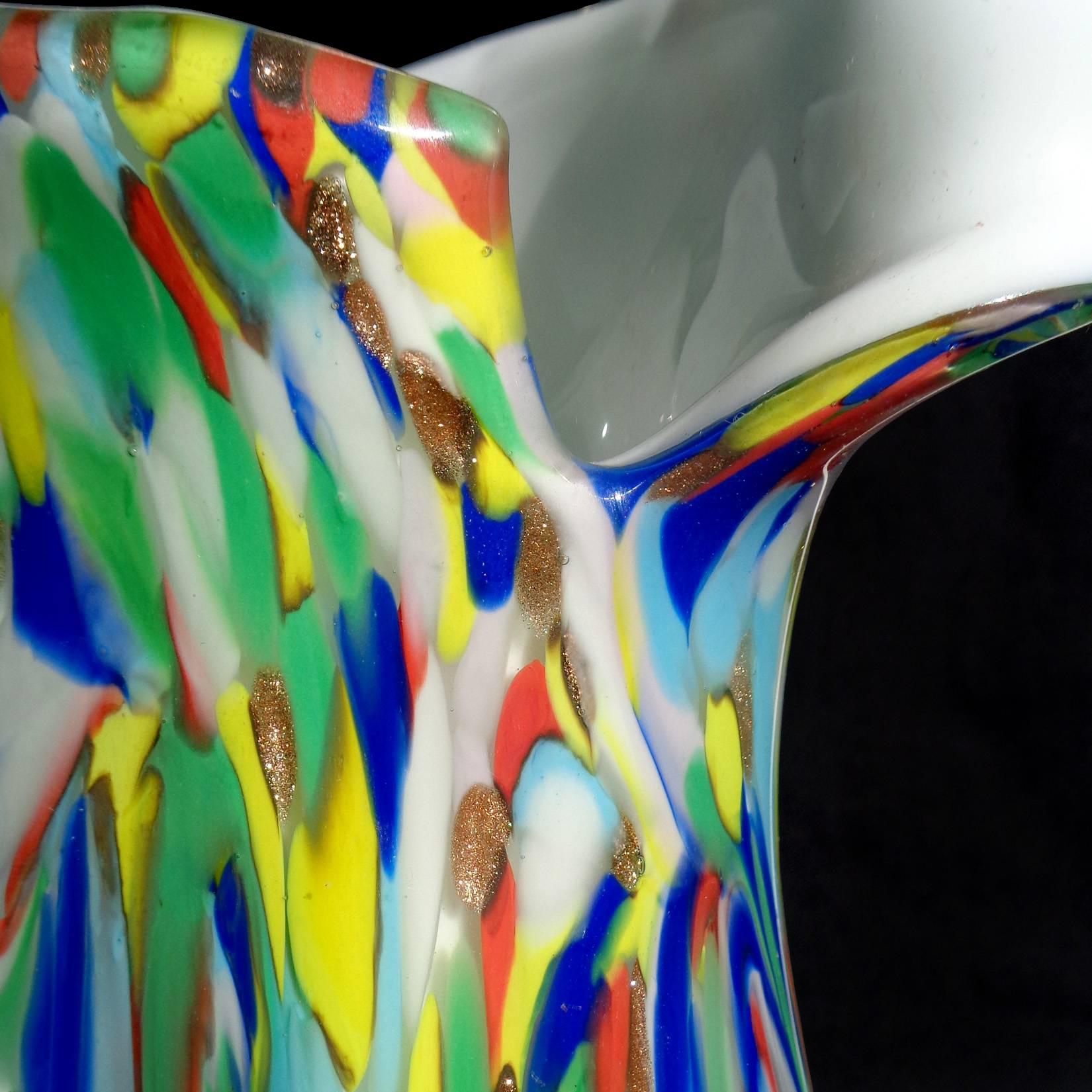 Fratelli Toso Murano Regenbogen Farbe Swirl italienische Kunst Glas Blume Twist Rand Vase (Moderne der Mitte des Jahrhunderts) im Angebot