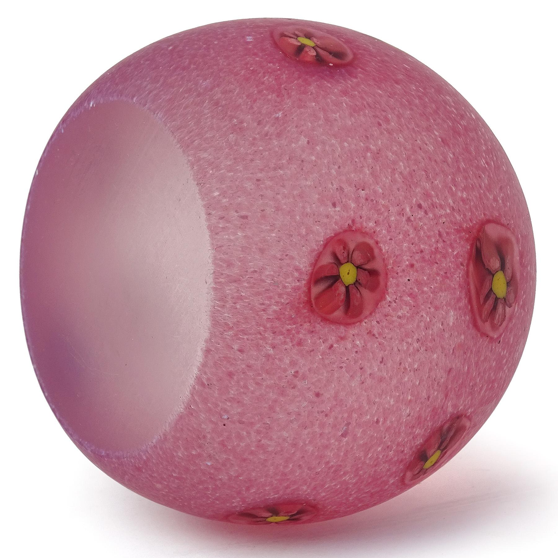 Hand-Crafted Fratelli Toso Murano Red Daisy Flower Satin Glass Italian Art Glass Paperweight