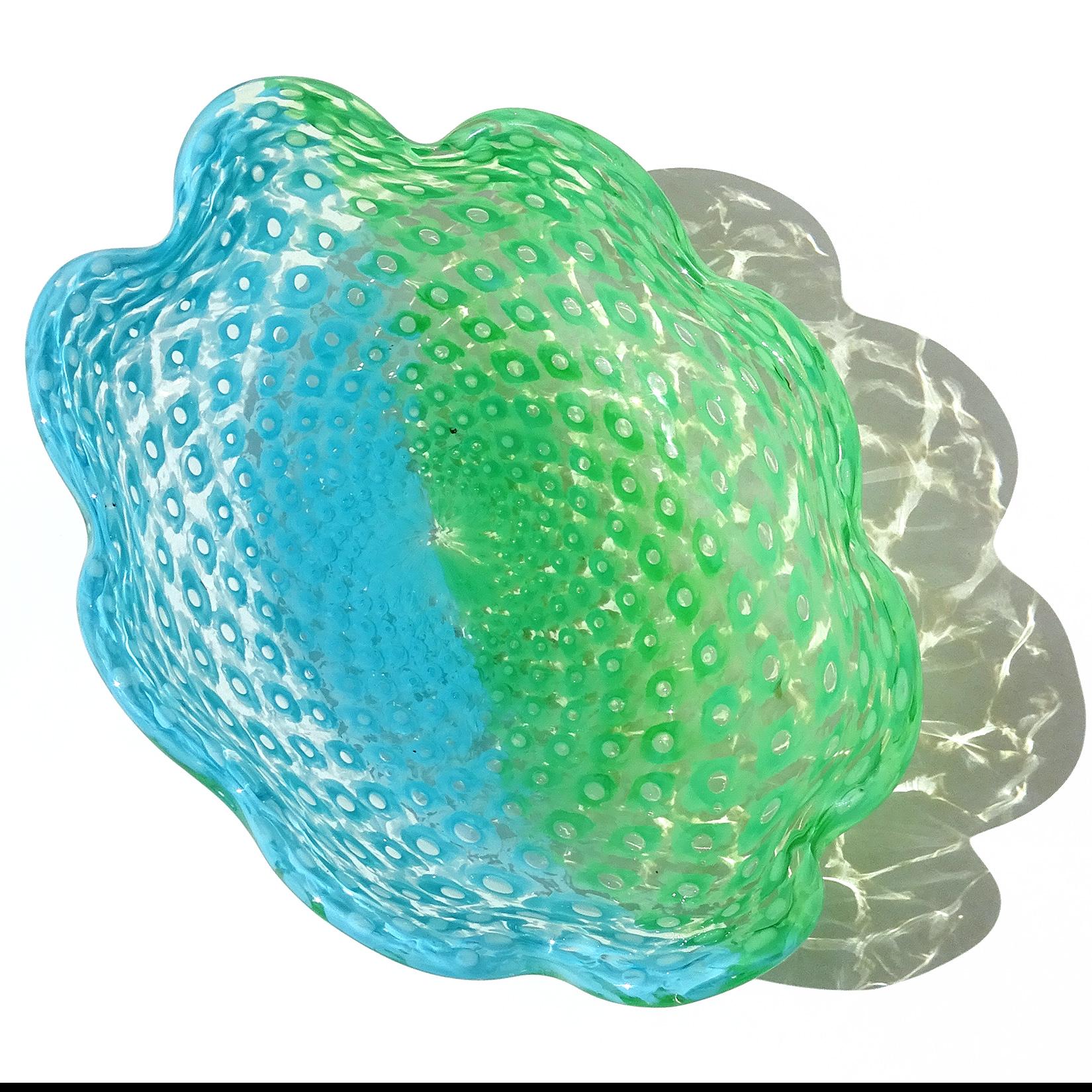 Fratelli Toso Murano Sky Blue Green Bubbles Italian Art Glass Centerpiece Bowl In Good Condition For Sale In Kissimmee, FL