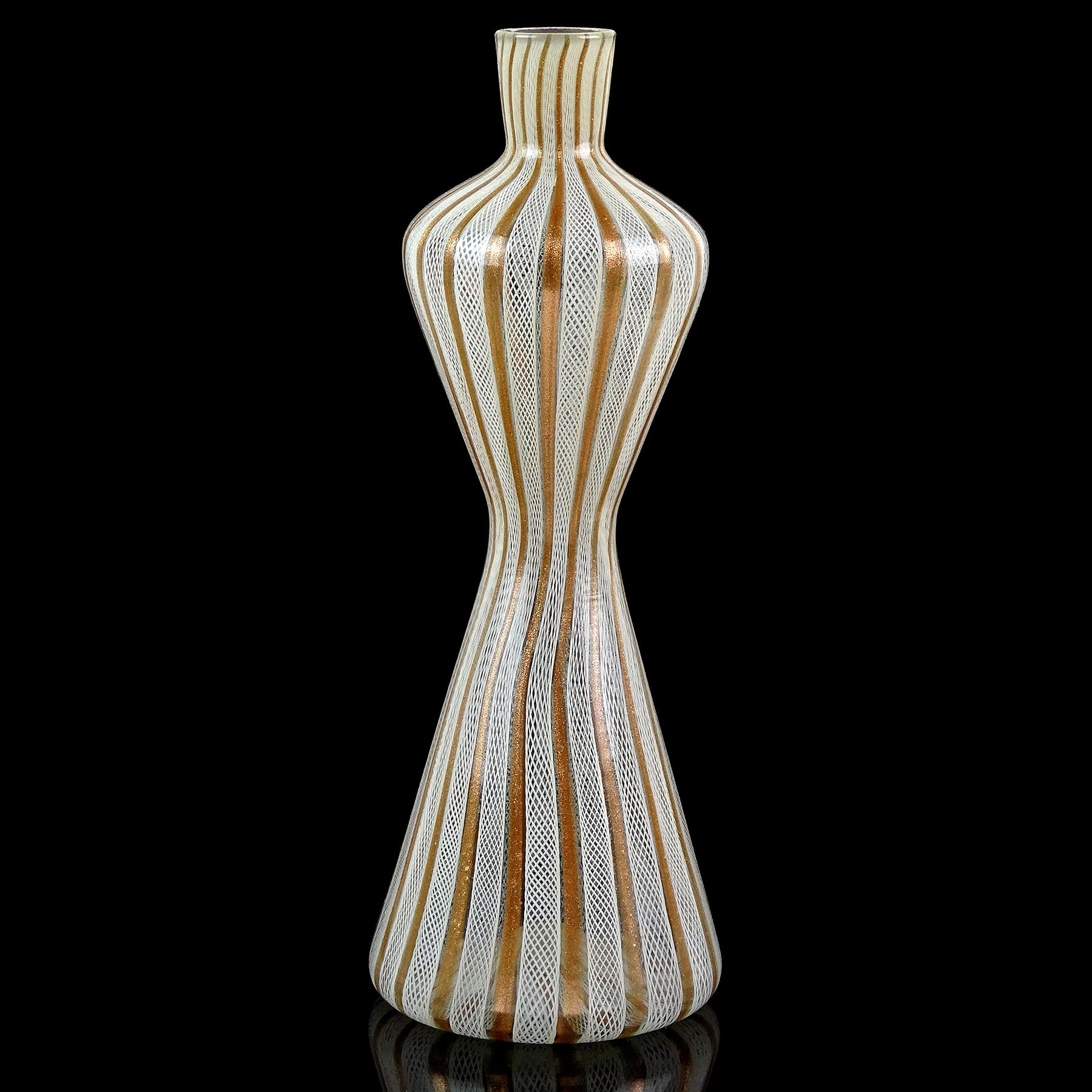 Mid-Century Modern Fratelli Toso Murano White Aventurine Ribbons Italian Art Glass Hourglass Vase For Sale