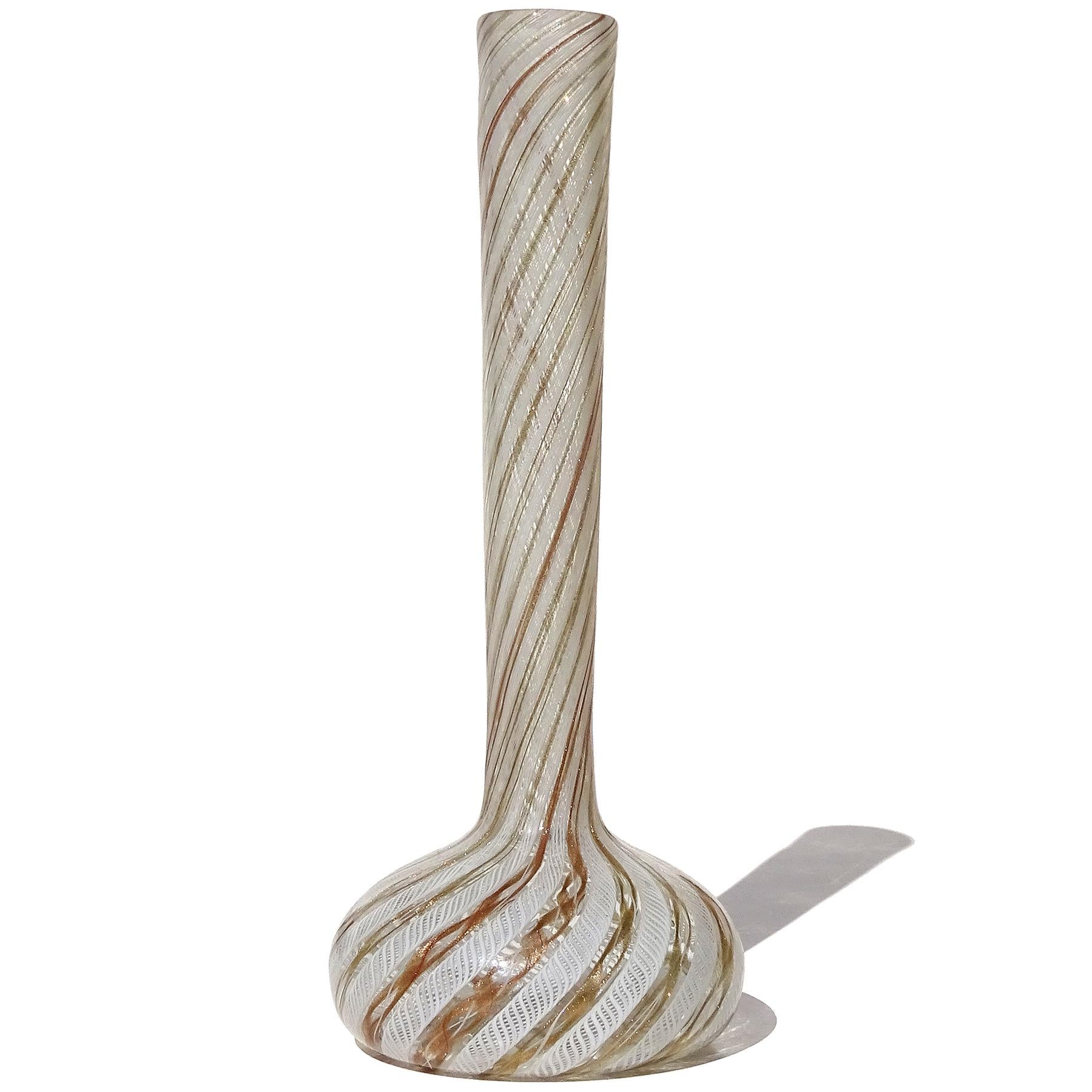Mid-Century Modern Fratelli Toso Murano White Aventurine Italian Art Glass Soliflore Flower Vase For Sale