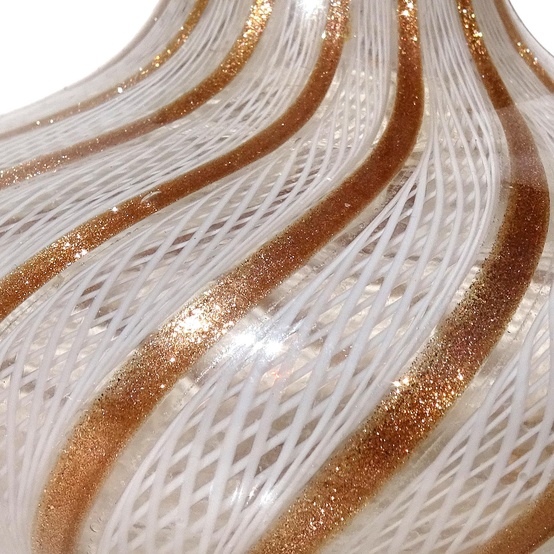 Vase à fleurs Soliflores en verre d'art italien à aventurine blanche de Murano Fratelli Toso Bon état - En vente à Kissimmee, FL