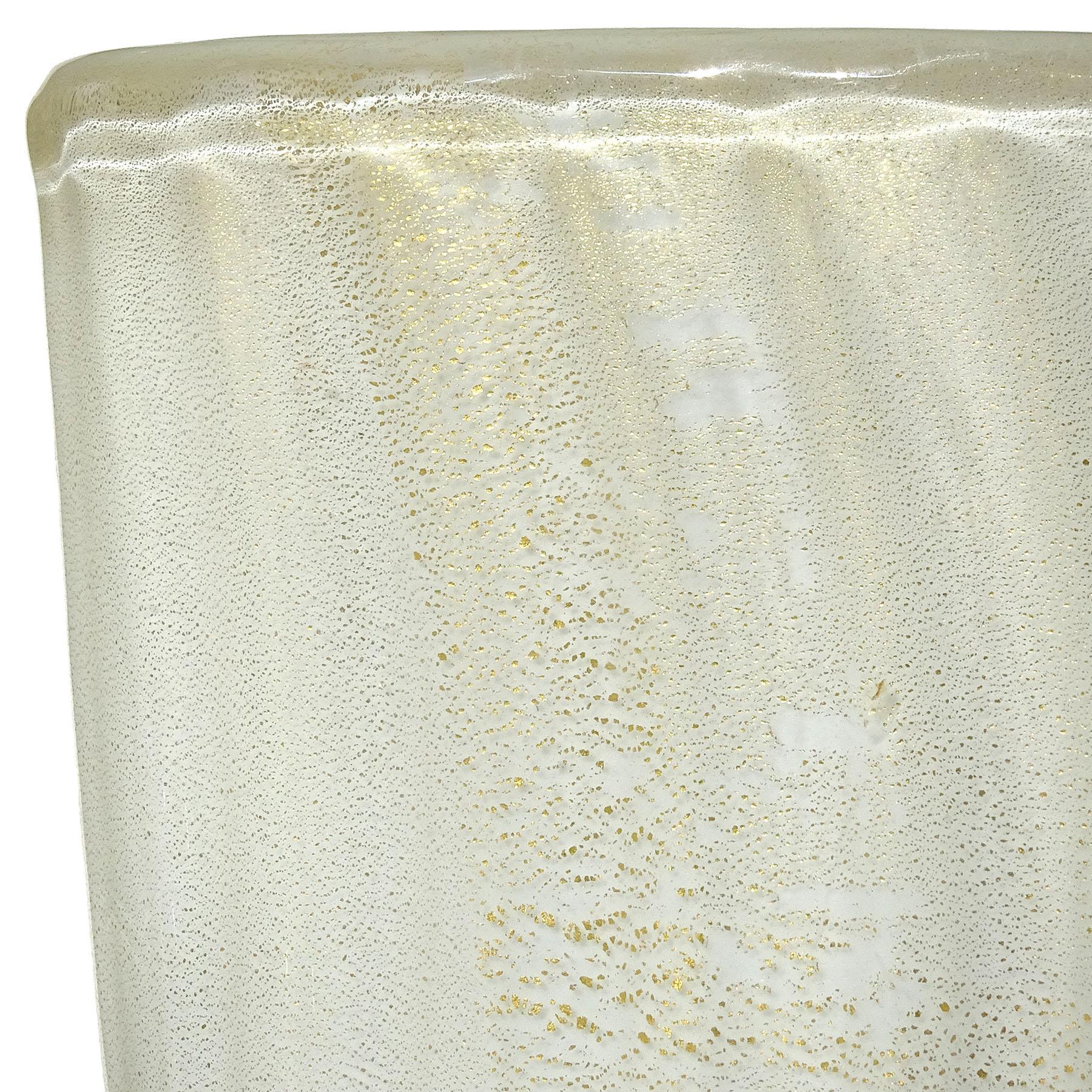 Mid-Century Modern Fratelli Toso Murano White Gold Flecks Italian Art Glass Squared Rim Flower Vase For Sale