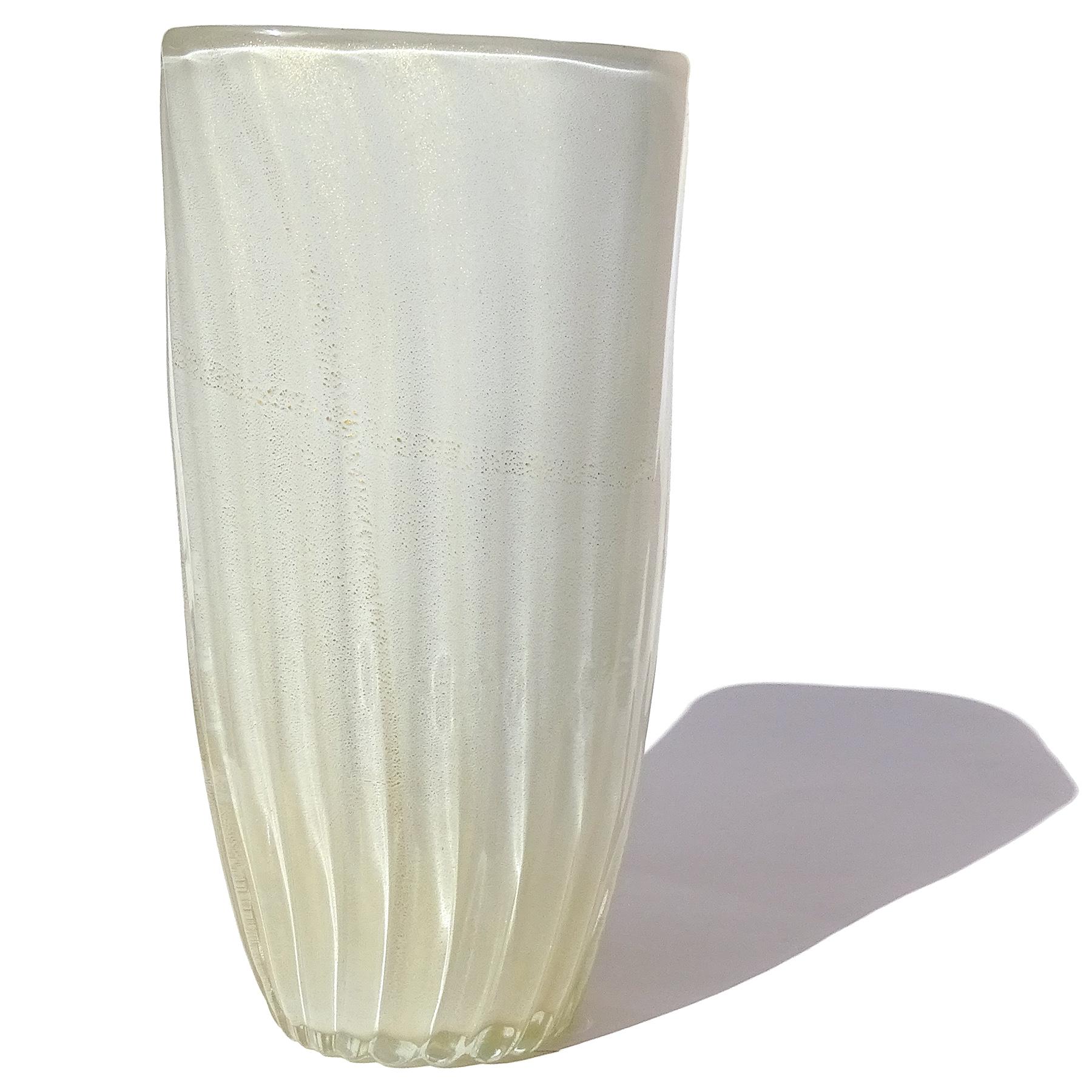 Hand-Crafted Fratelli Toso Murano White Gold Flecks Italian Art Glass Squared Rim Flower Vase For Sale