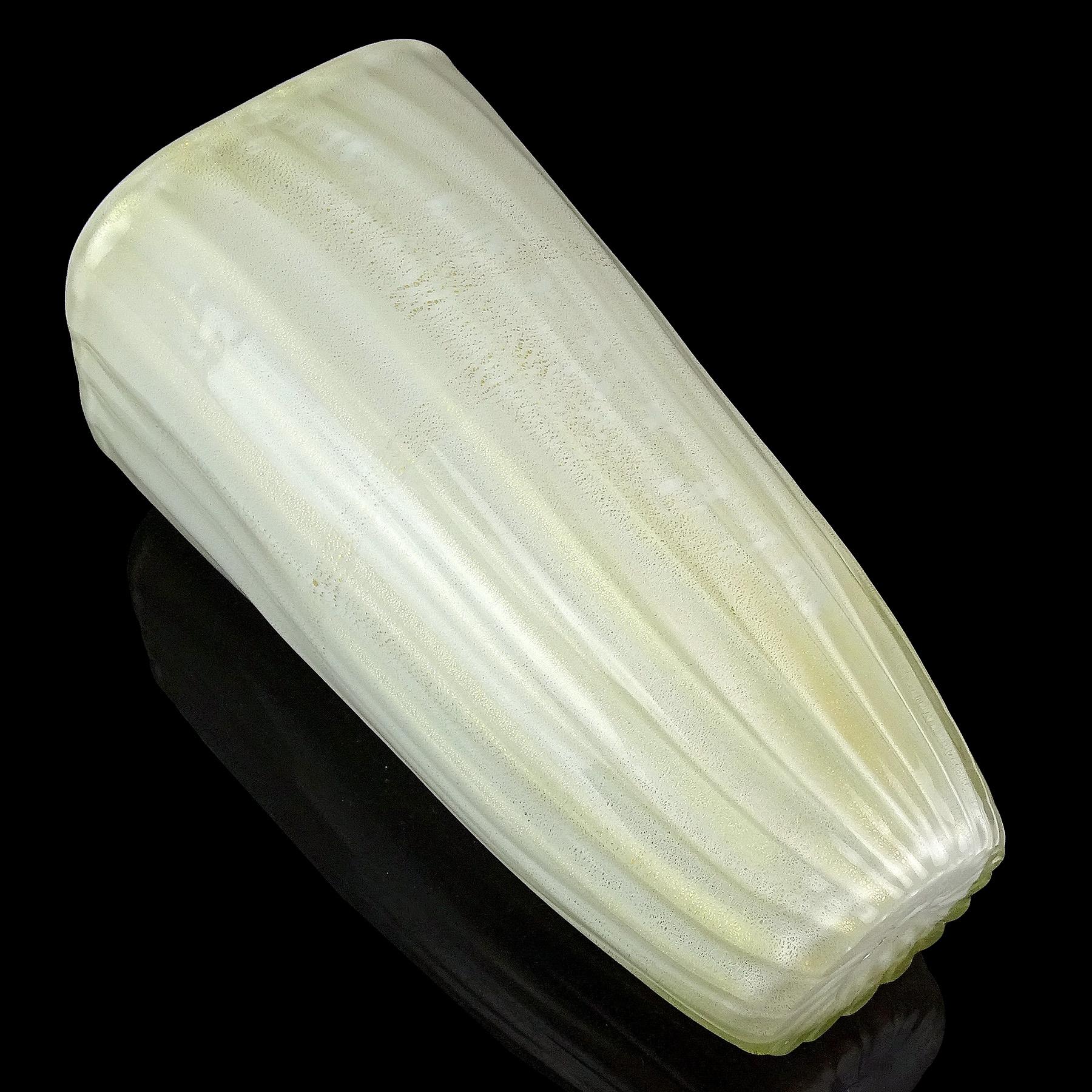 Vetro Vaso da fiori con bordo quadrato in vetro artistico italiano di Murano, Fratelli Toso, oro bianco e macchie. in vendita