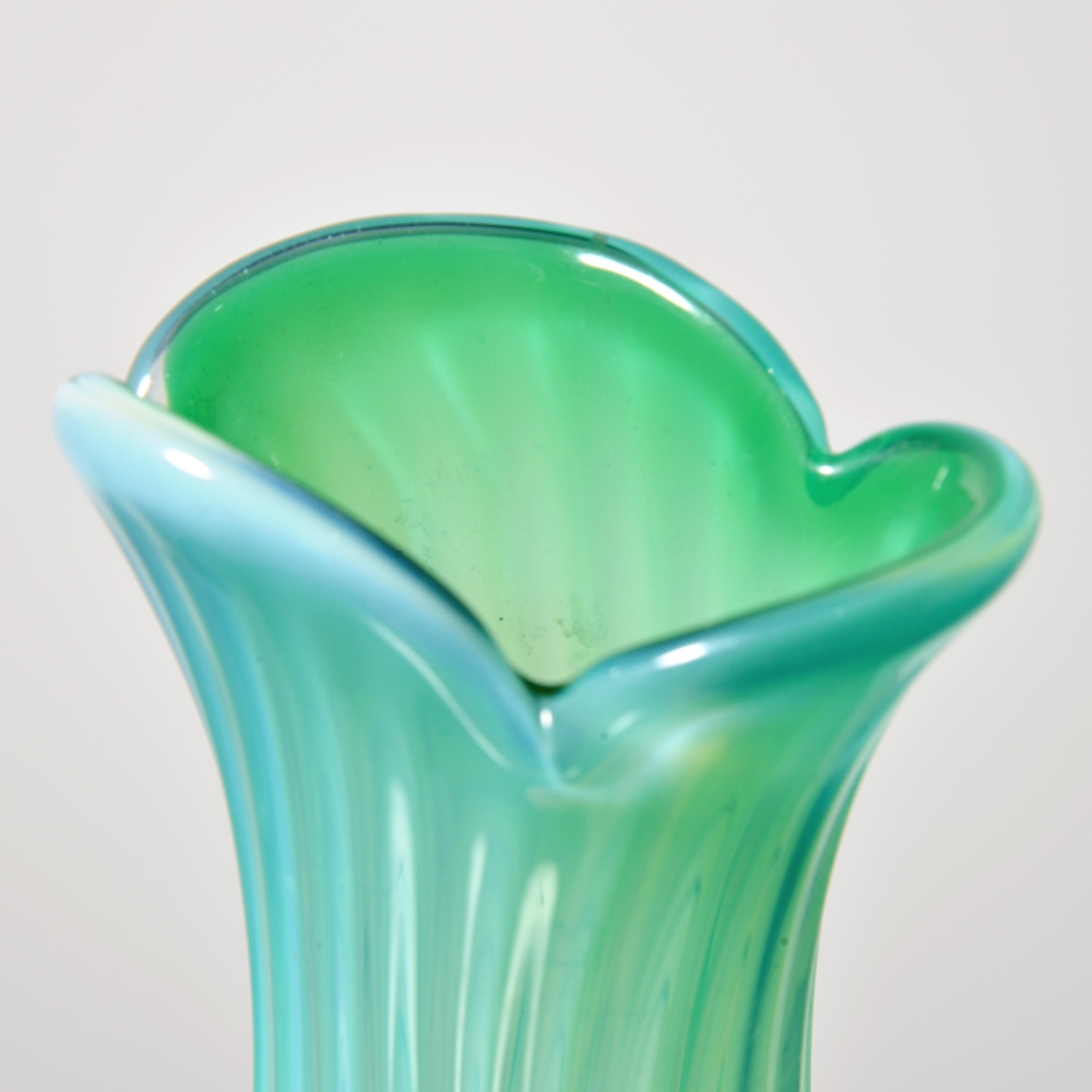 Verre brun Vase OPALINO Fratelli Toso, 10.5 po. (H), collection Leslie Pina en vente