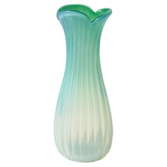 Jarrón Fratelli Toso OPALINO, 10.5 "H, Colección Leslie Pina