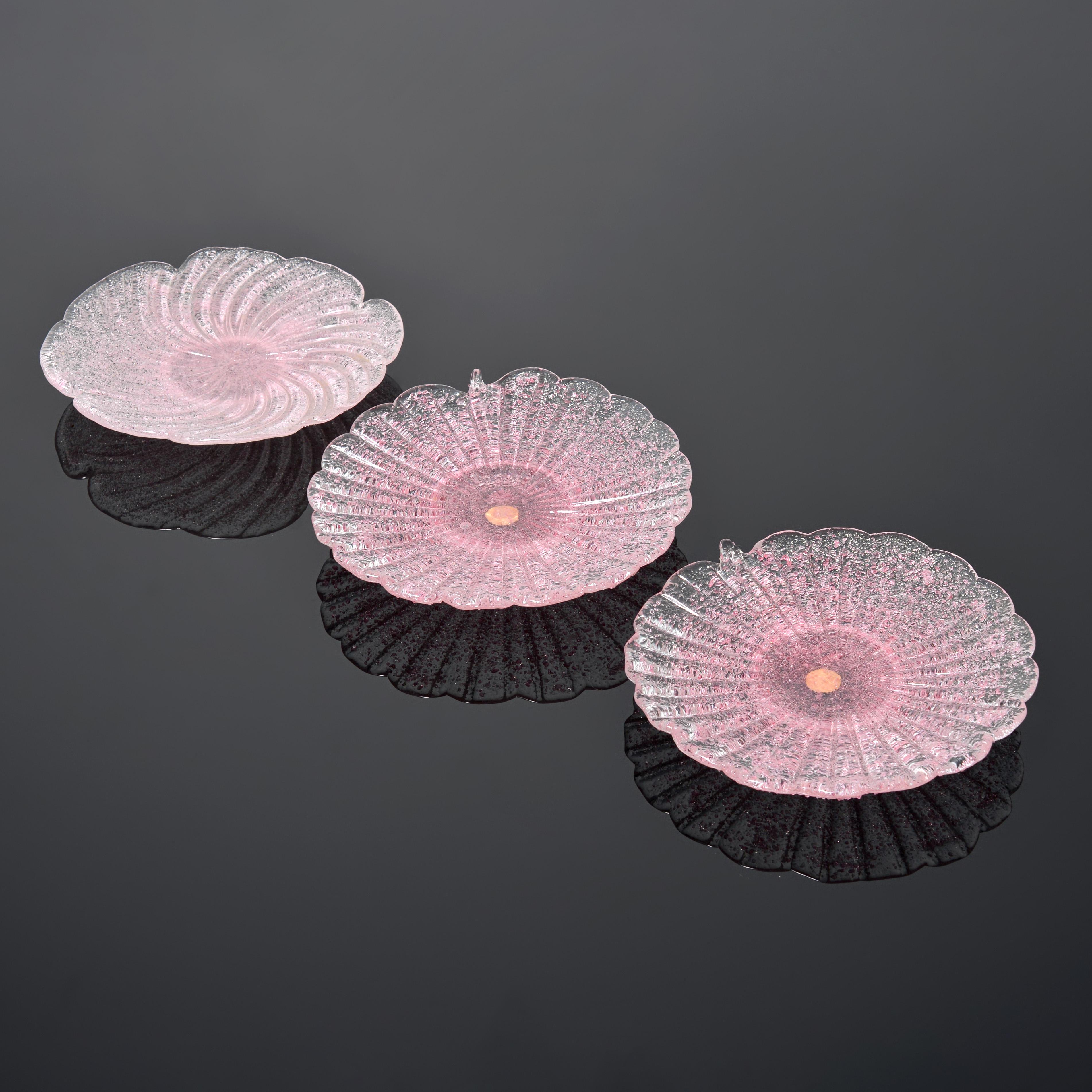 Artist/Designer; Manufacturer: Fratelli Toso (Italy)
Marking(s); notes: label (2)
Materials: glass
Dimensions (H, W, D): largest: 1