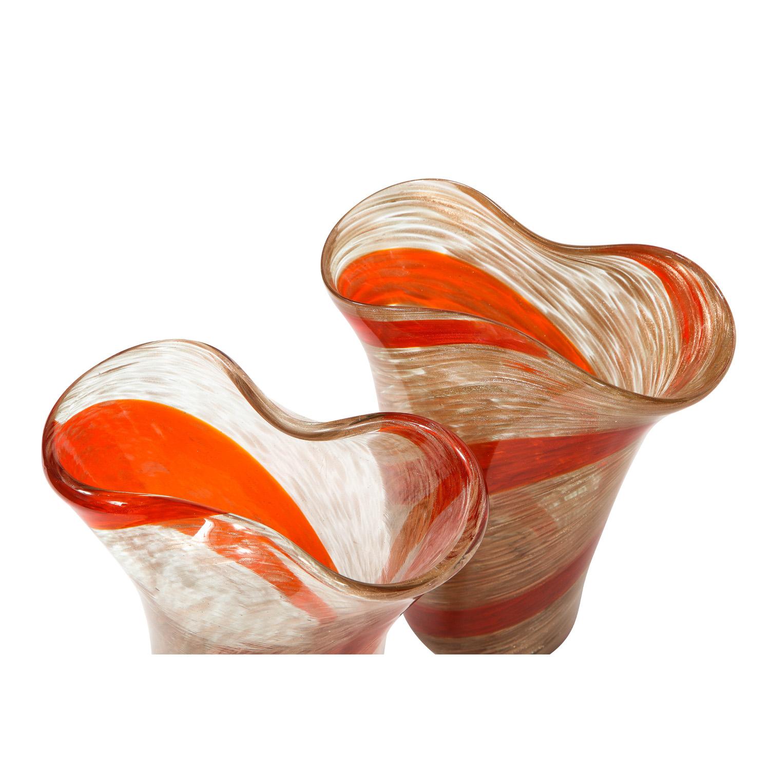 Mid-20th Century Fratelli Toso Pair of Pinched-Top Glass Vases with Red Spiral, 1950s For Sale
