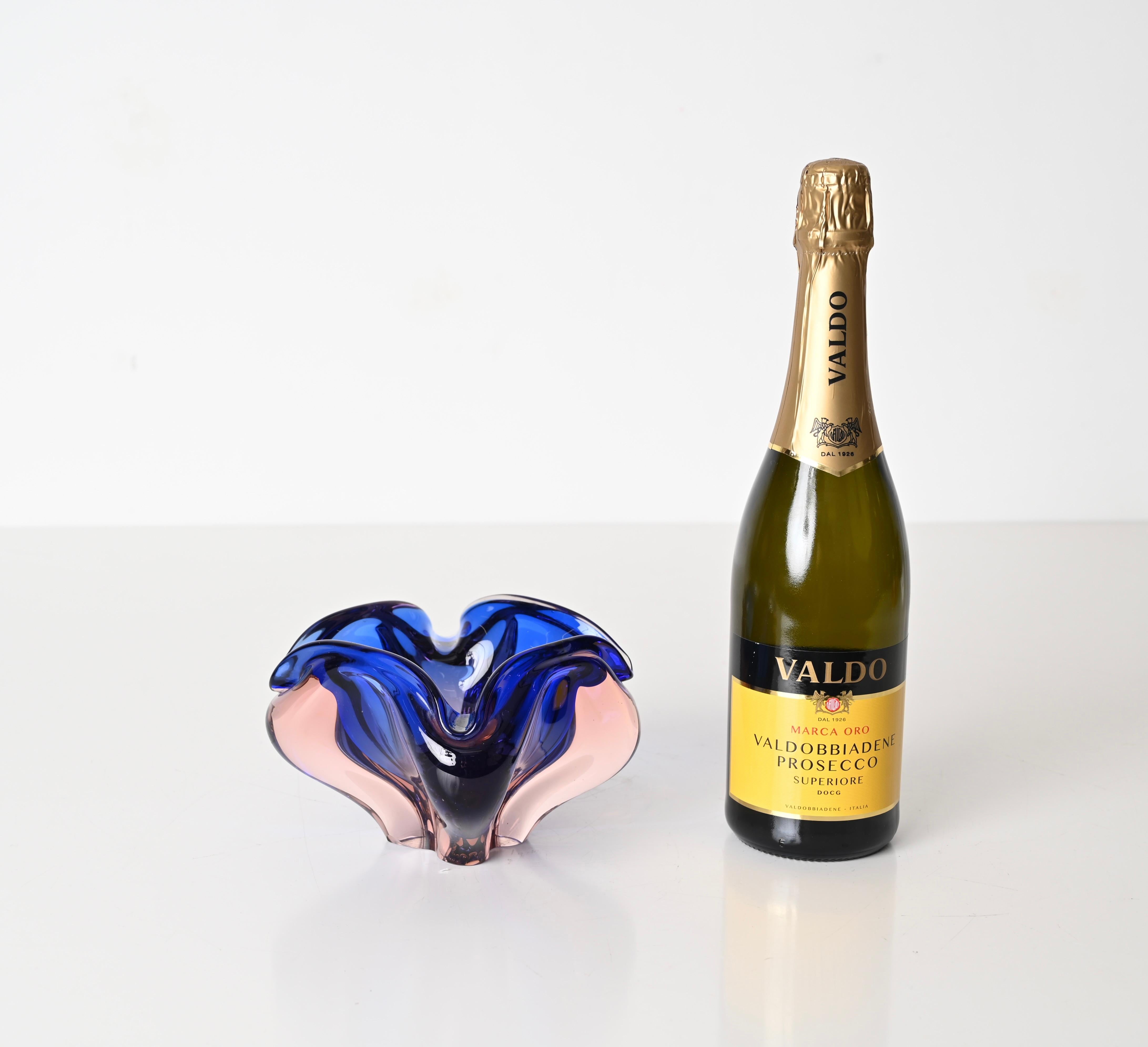 Bol en verre Murano Glass Sommerso rose et bleu de Fratelli Toso, Italie, années 1960 en vente 9