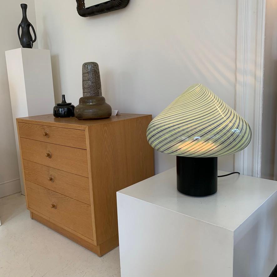 Lampe de table en verre de Murano rayé de Fratelli Toso, vers 1960, Italie. en vente 7